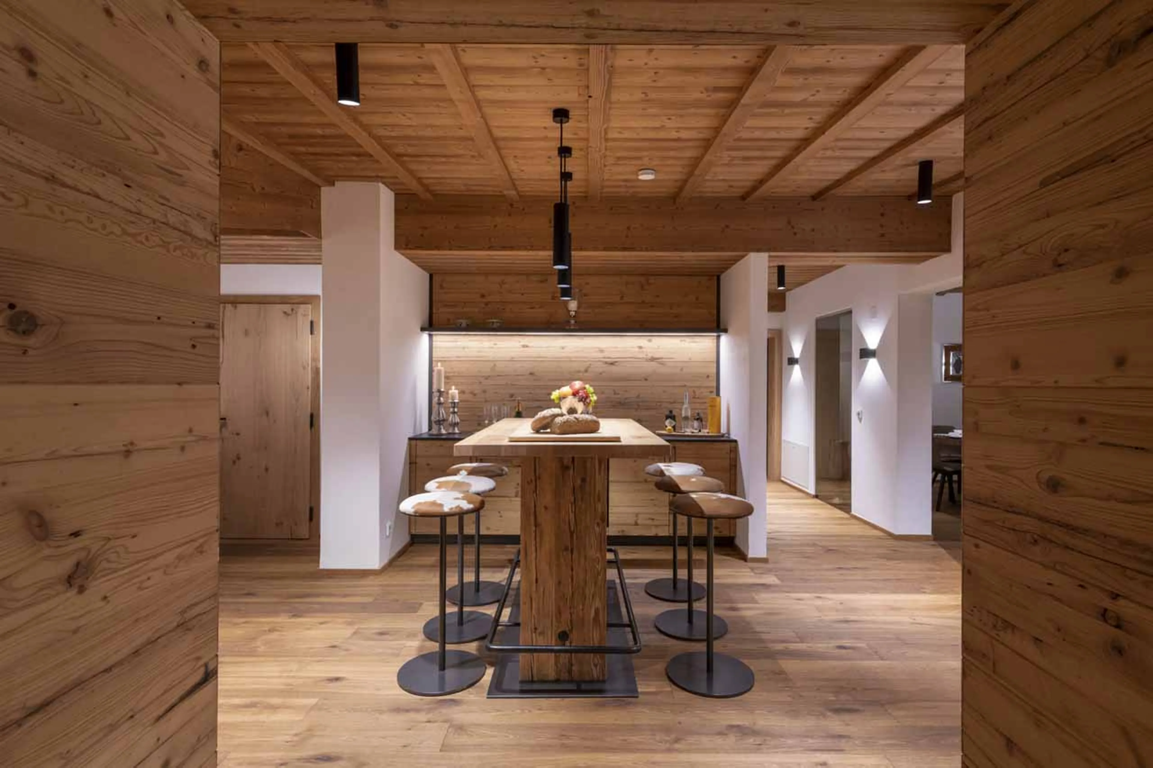 Bar and kitchen at Buhlhof Penthouse in Lech