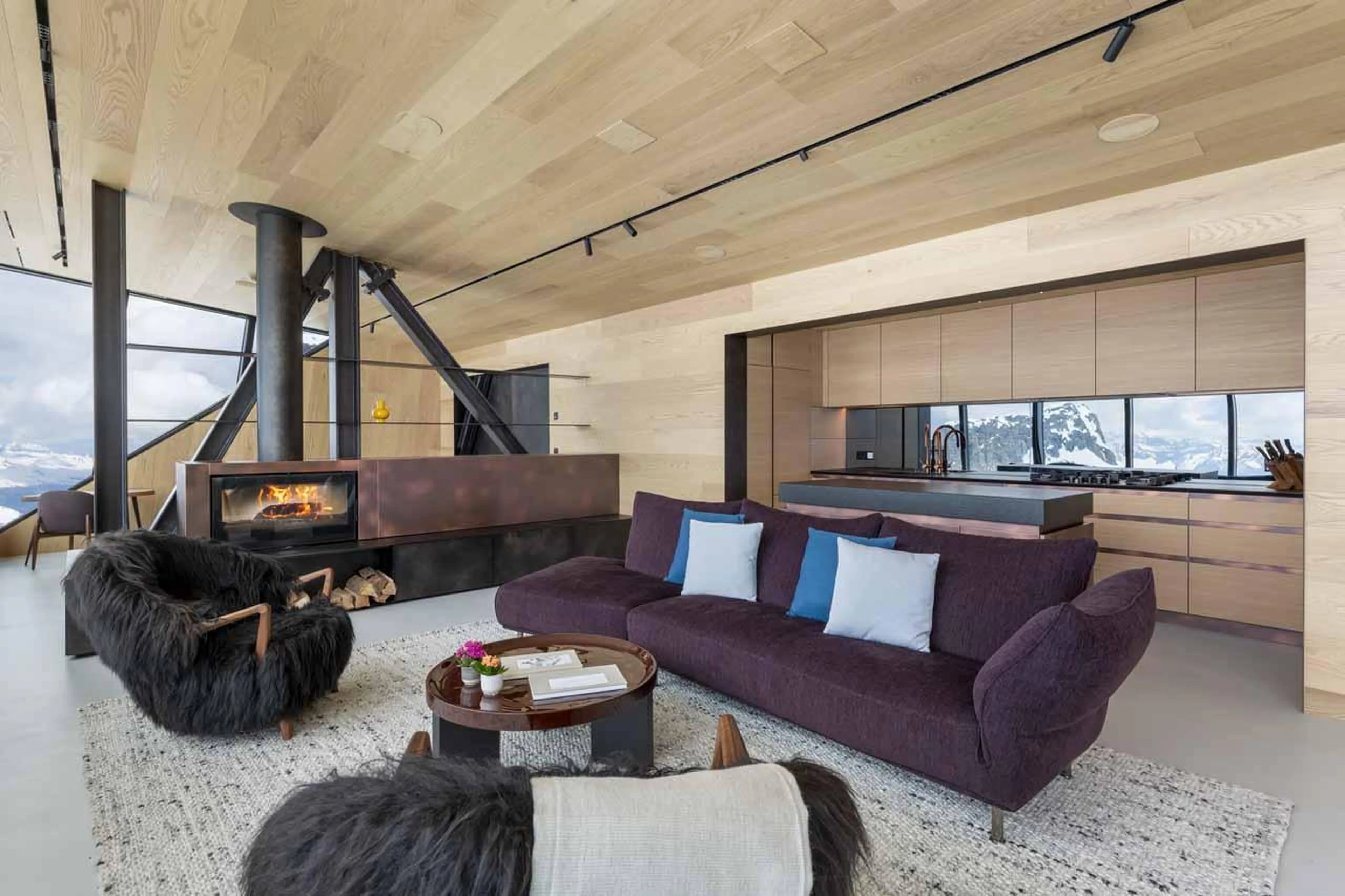 Living and kitchen area in Cabane Tortin, Verbier