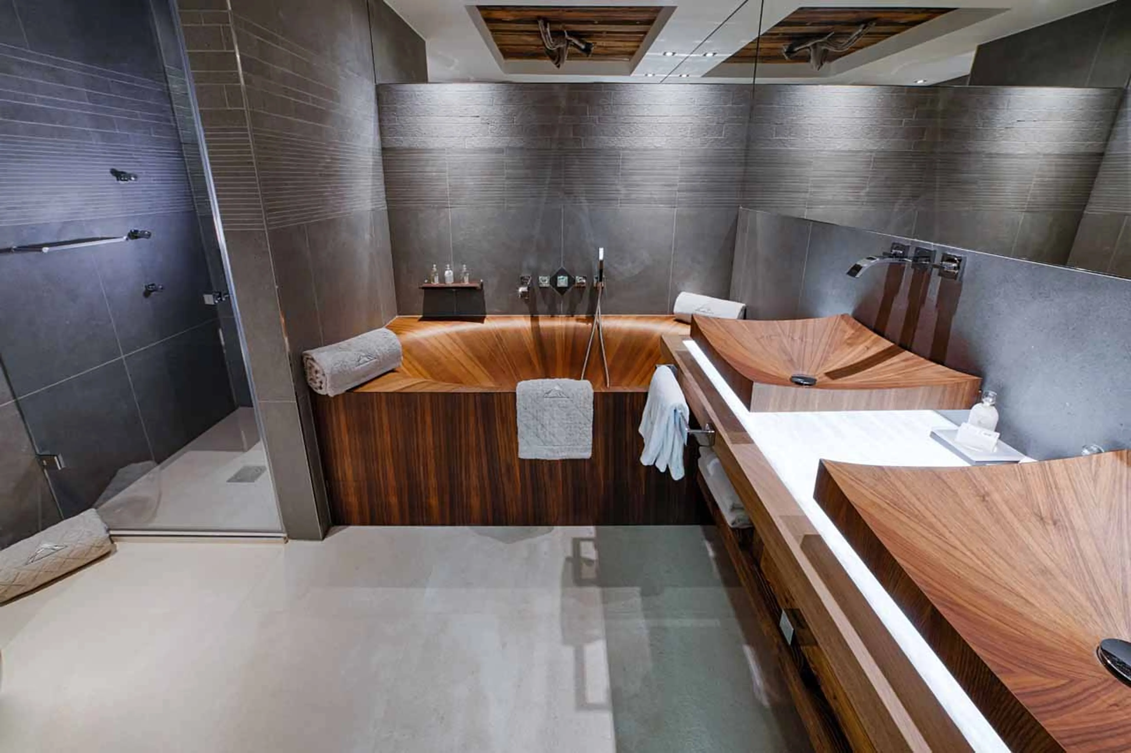 Bathroom two at Apartment Cap Crystal Lodge in Tignes