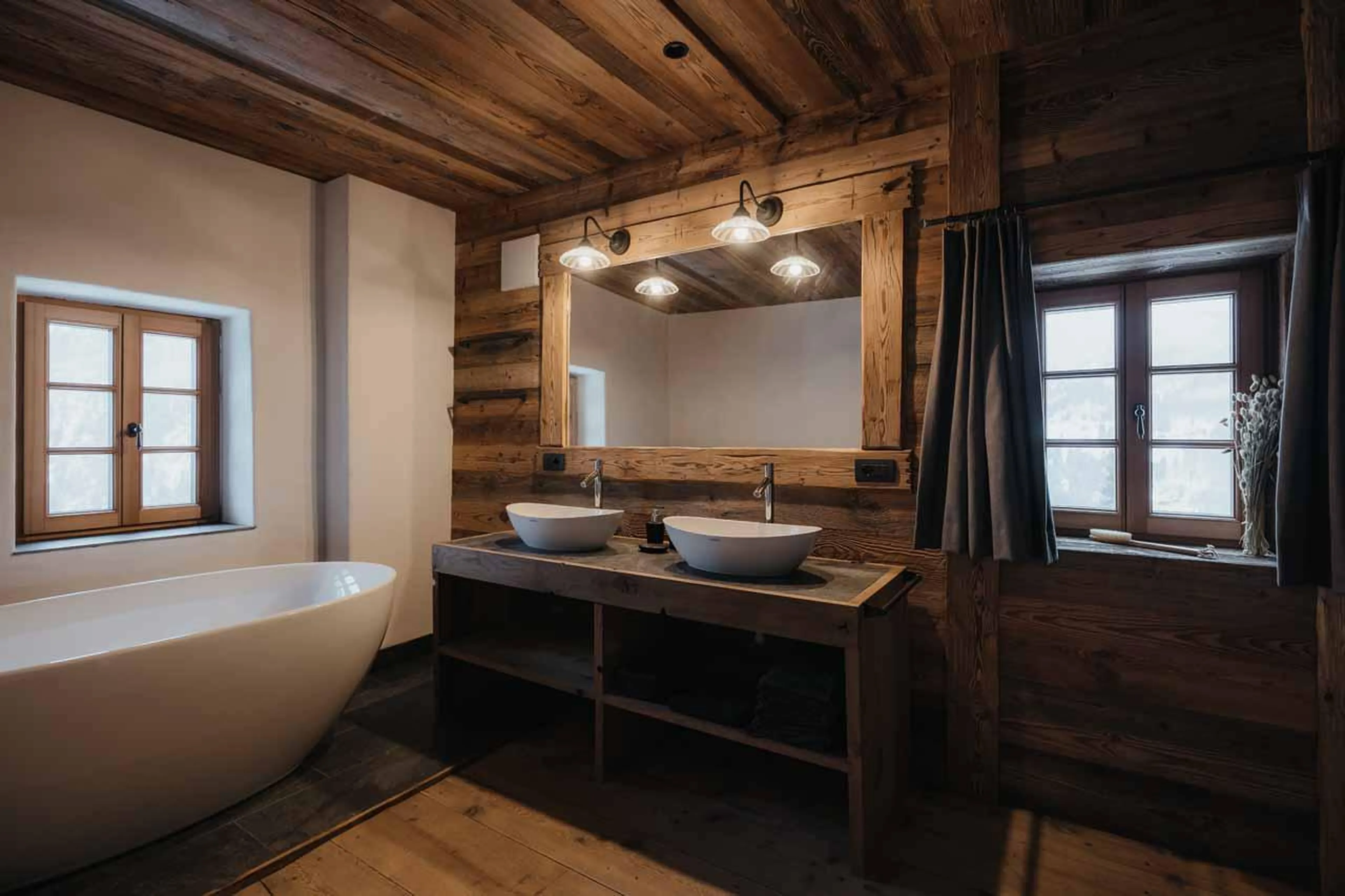 Shared bathroom at Casa Tra Cime in Arabba