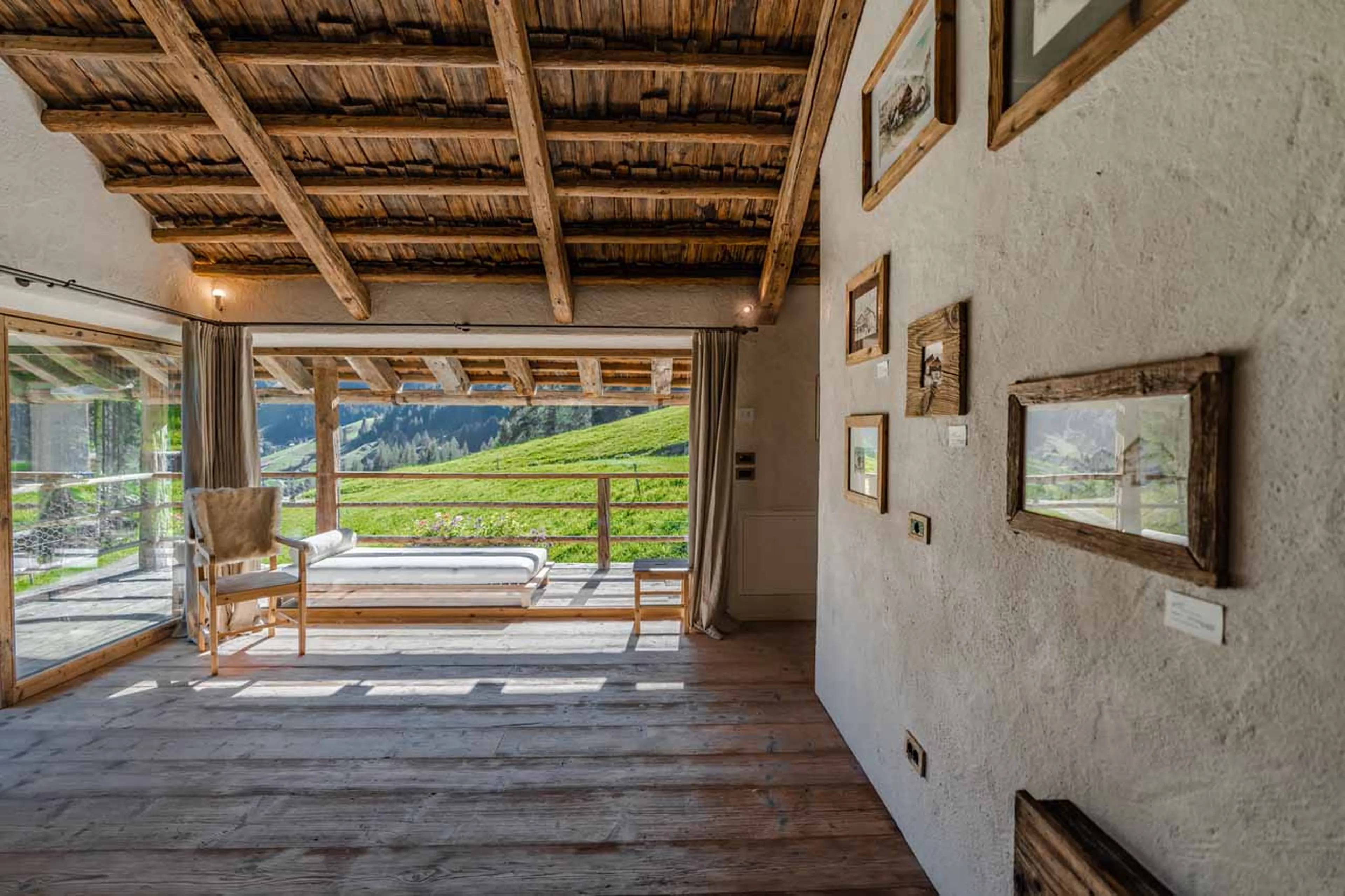 Access to balcony from bedroom of Cesa del Louf in Arabba