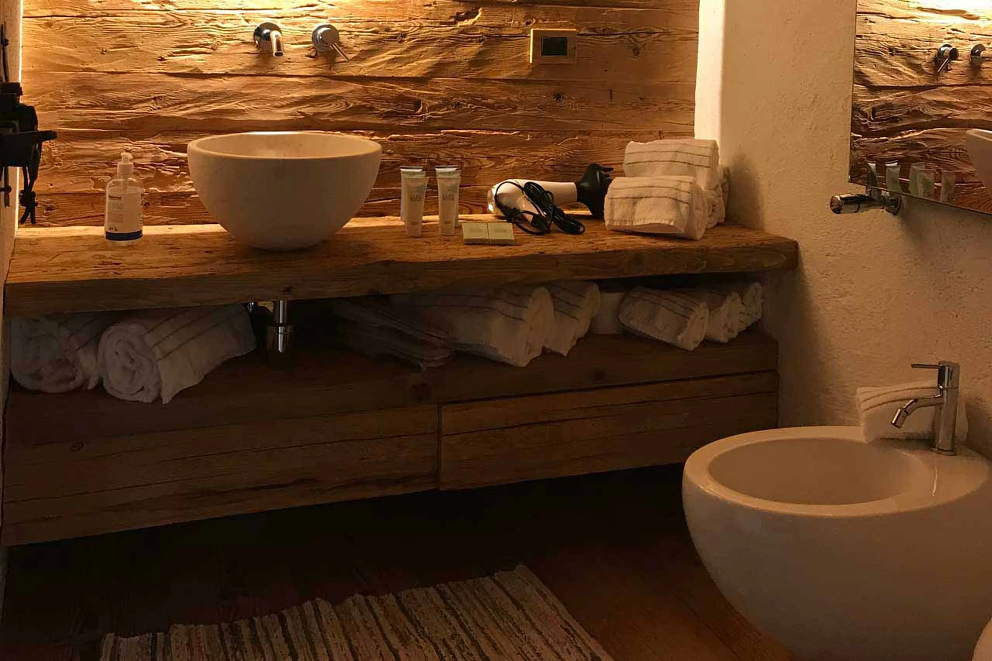 Bathroom two at Cesa del Louf Maso in Arabba