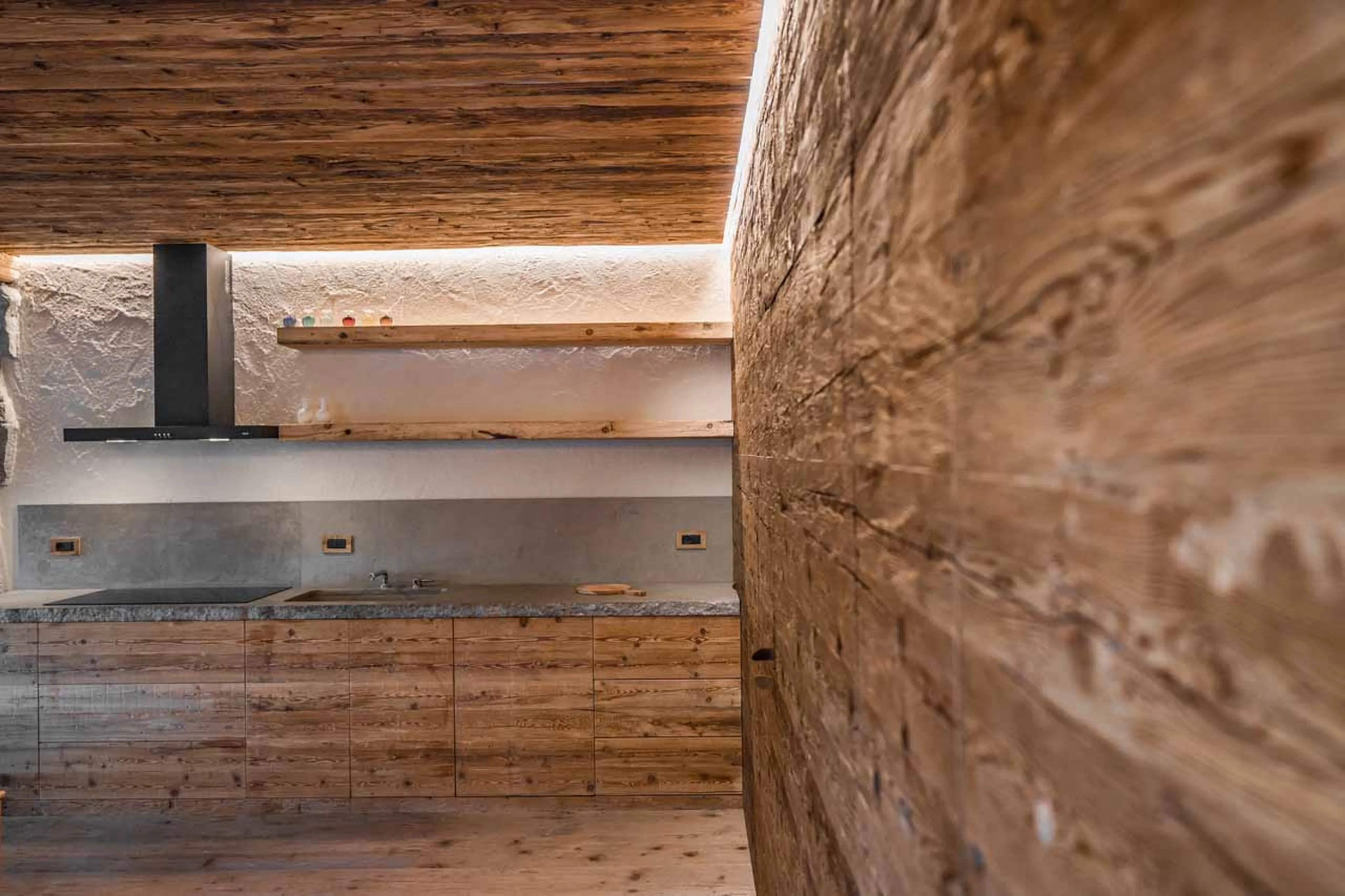 Modern kitchen at Cesa del Louf in Arabba