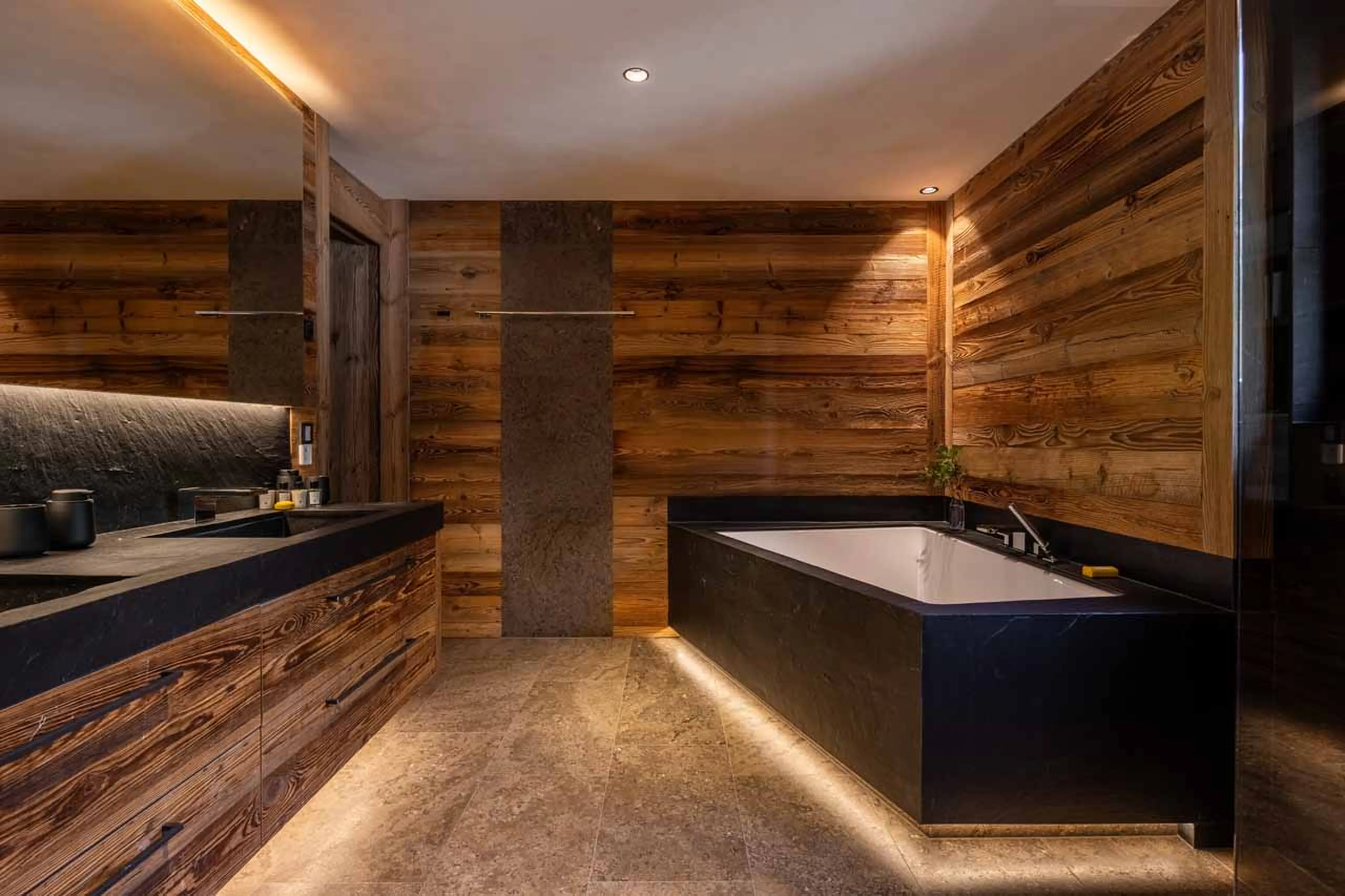 Bedroom 1 en-suite at Chalech 3 in Lech