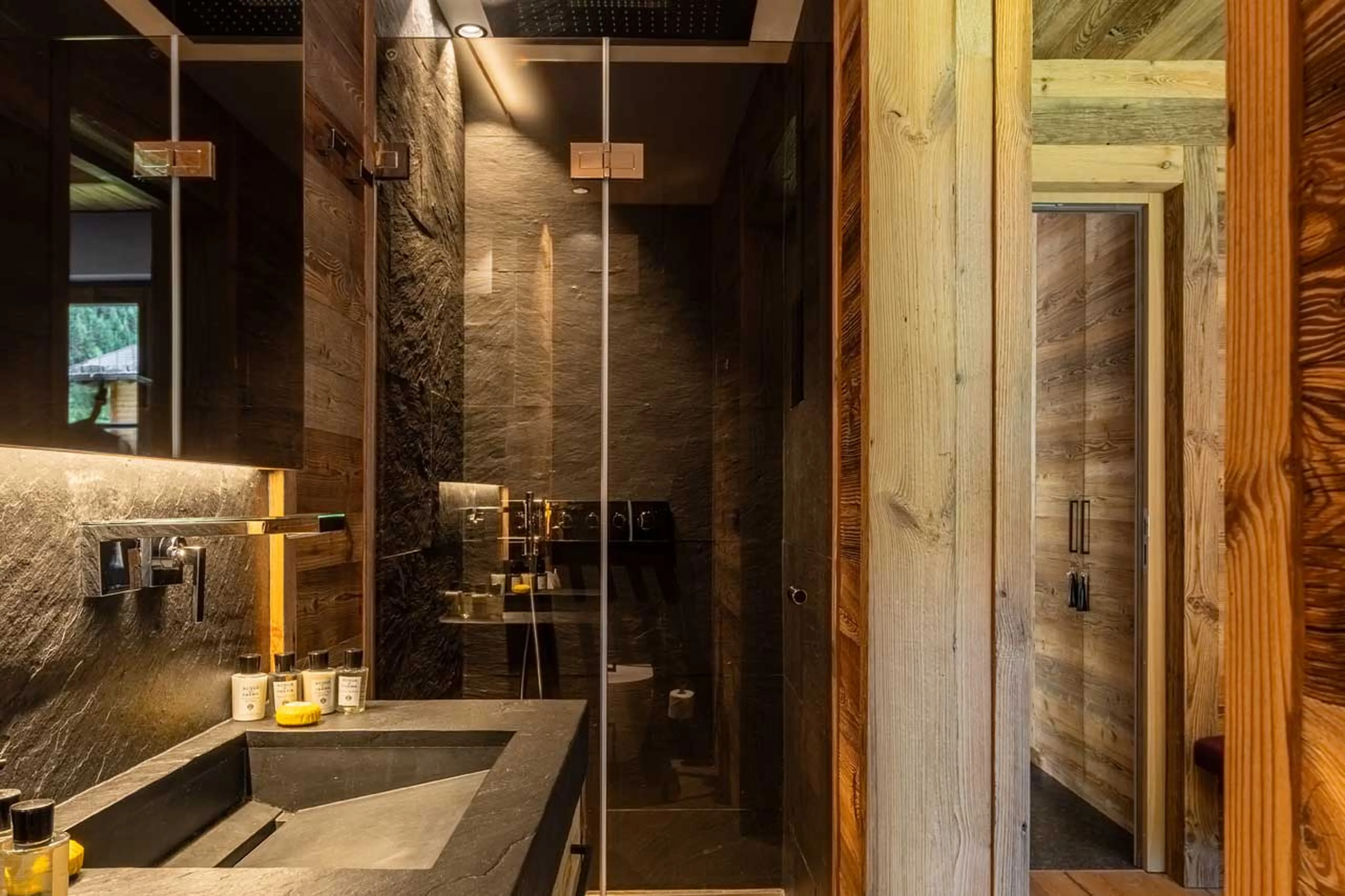 Bedroom 6 en-suite at Chalech 3 in Lech