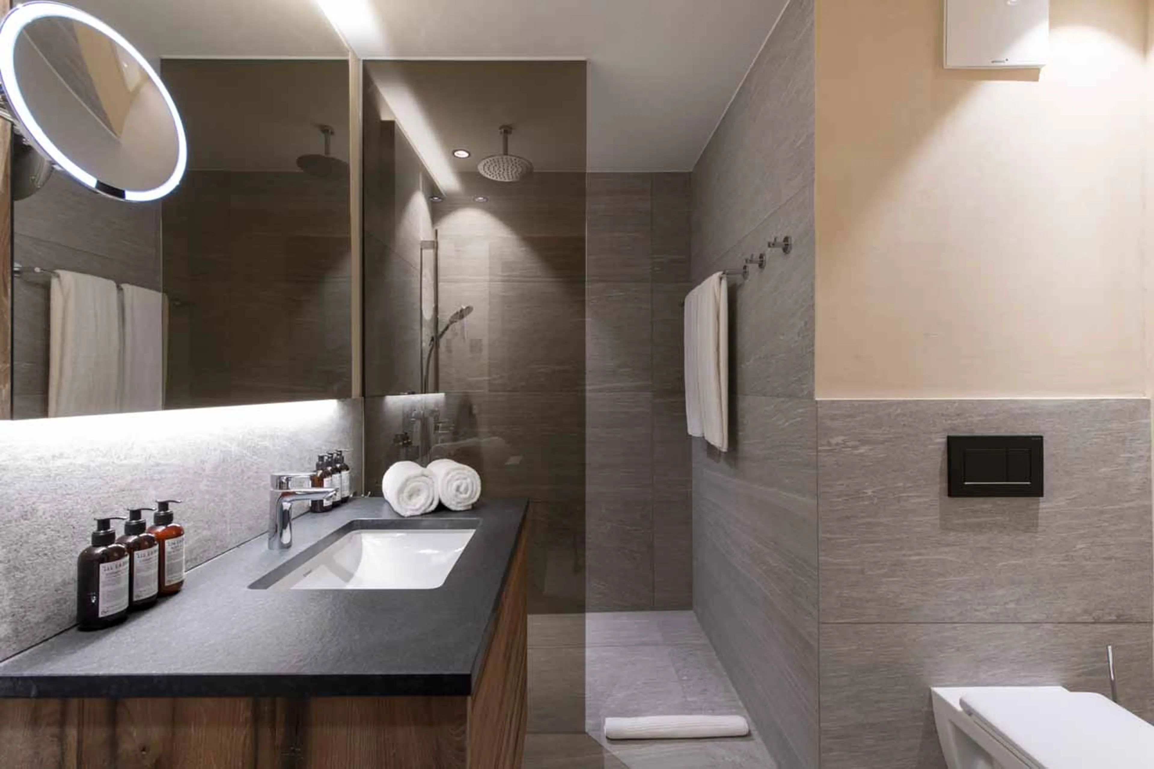 Bathroom two at Chalech 4 in Lech