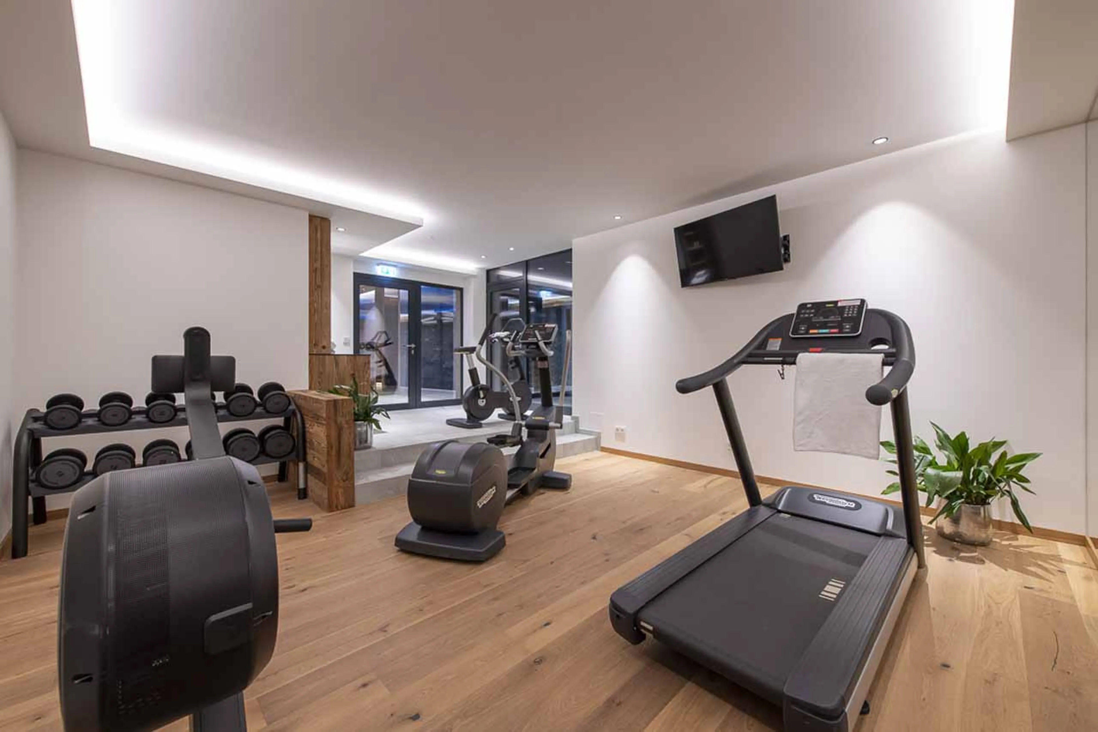 Gym equipment at Chalech 4 in Lech