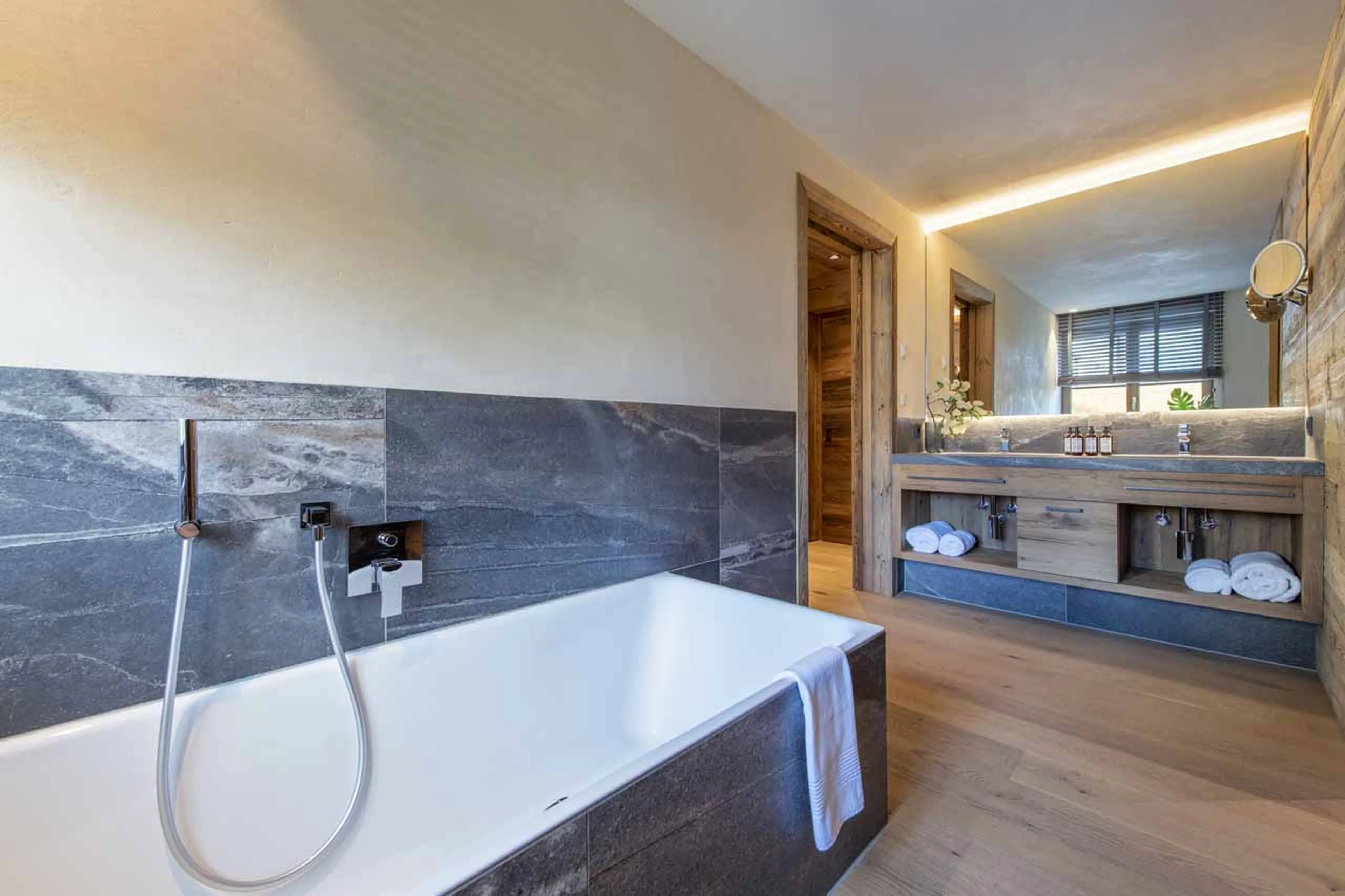 Bathtub at Chalech L in Lech