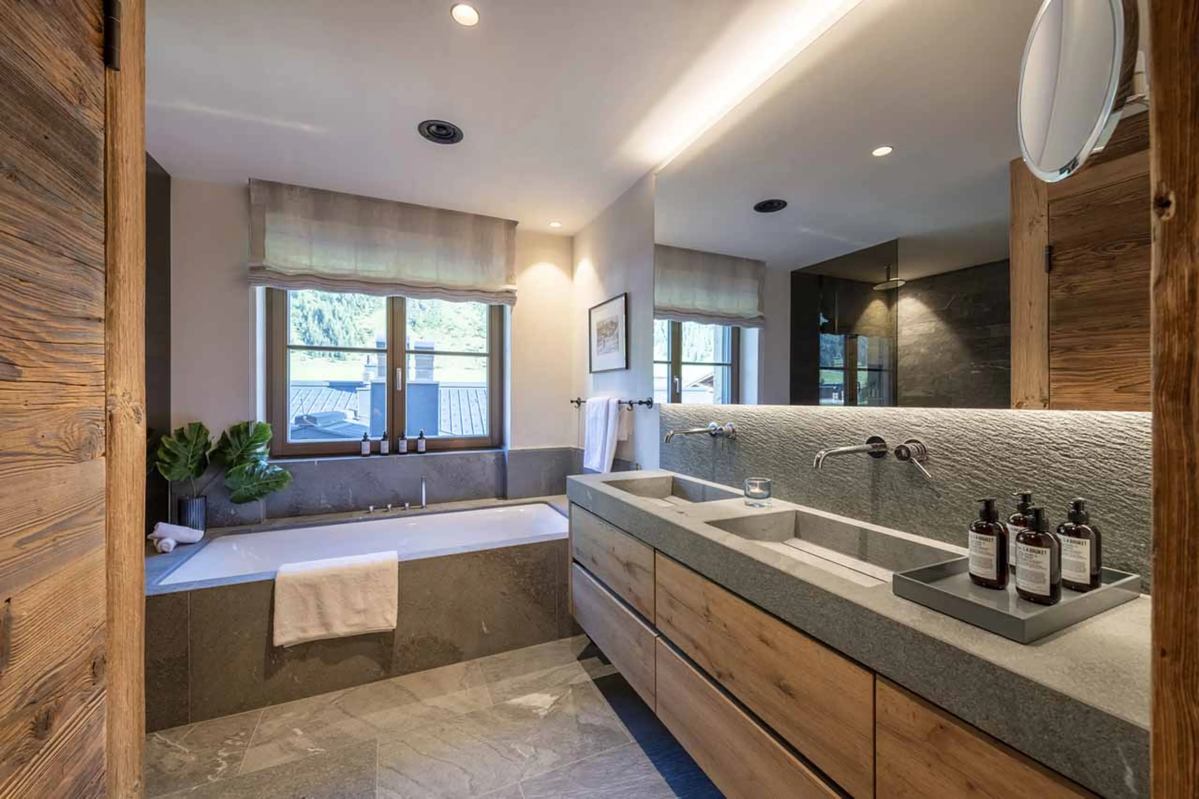 En-suite bathroom five at Chalech S in Lech