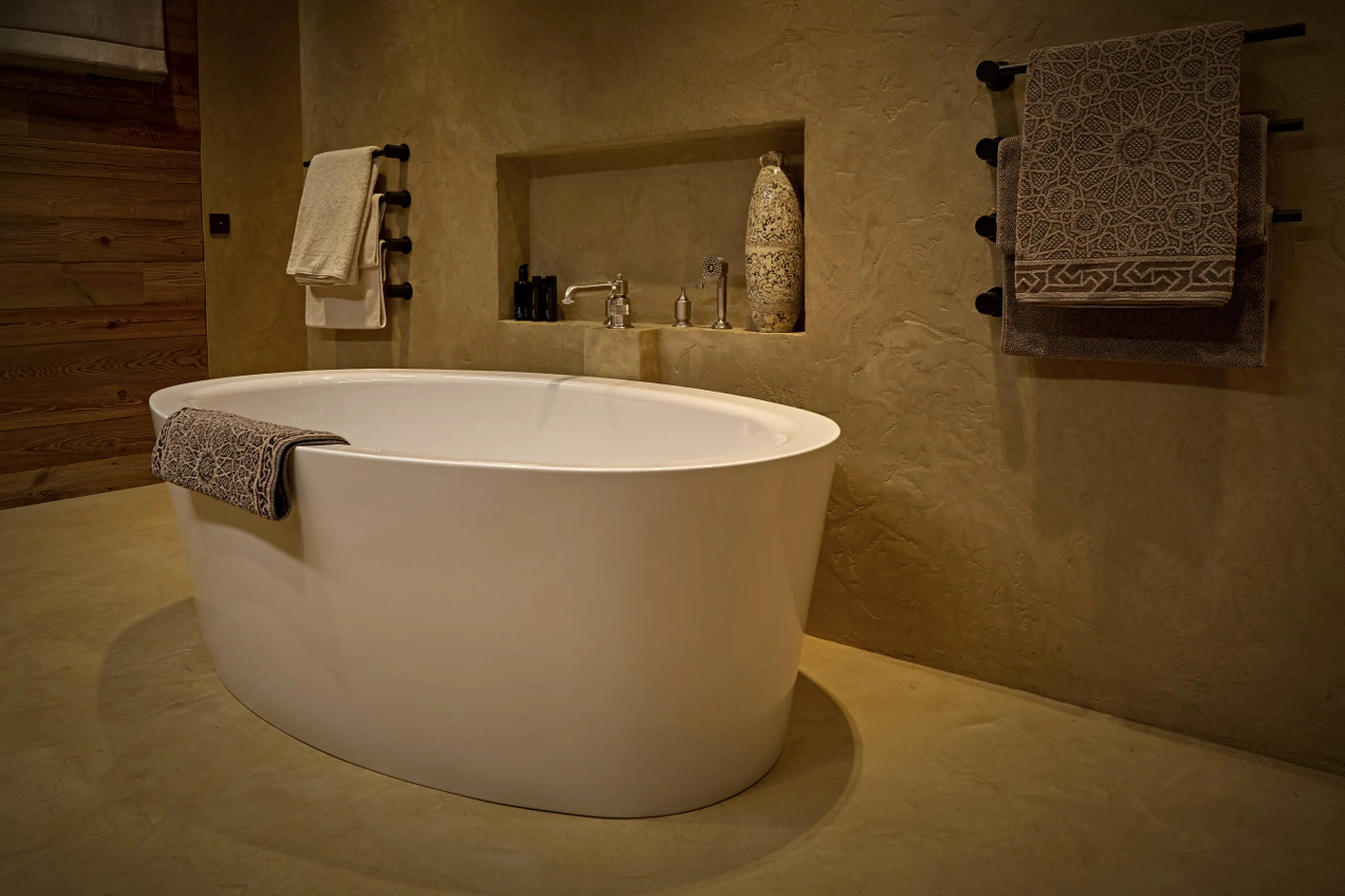 Modern free-standing bath in master bathroom of Chalet 1551 in Lech