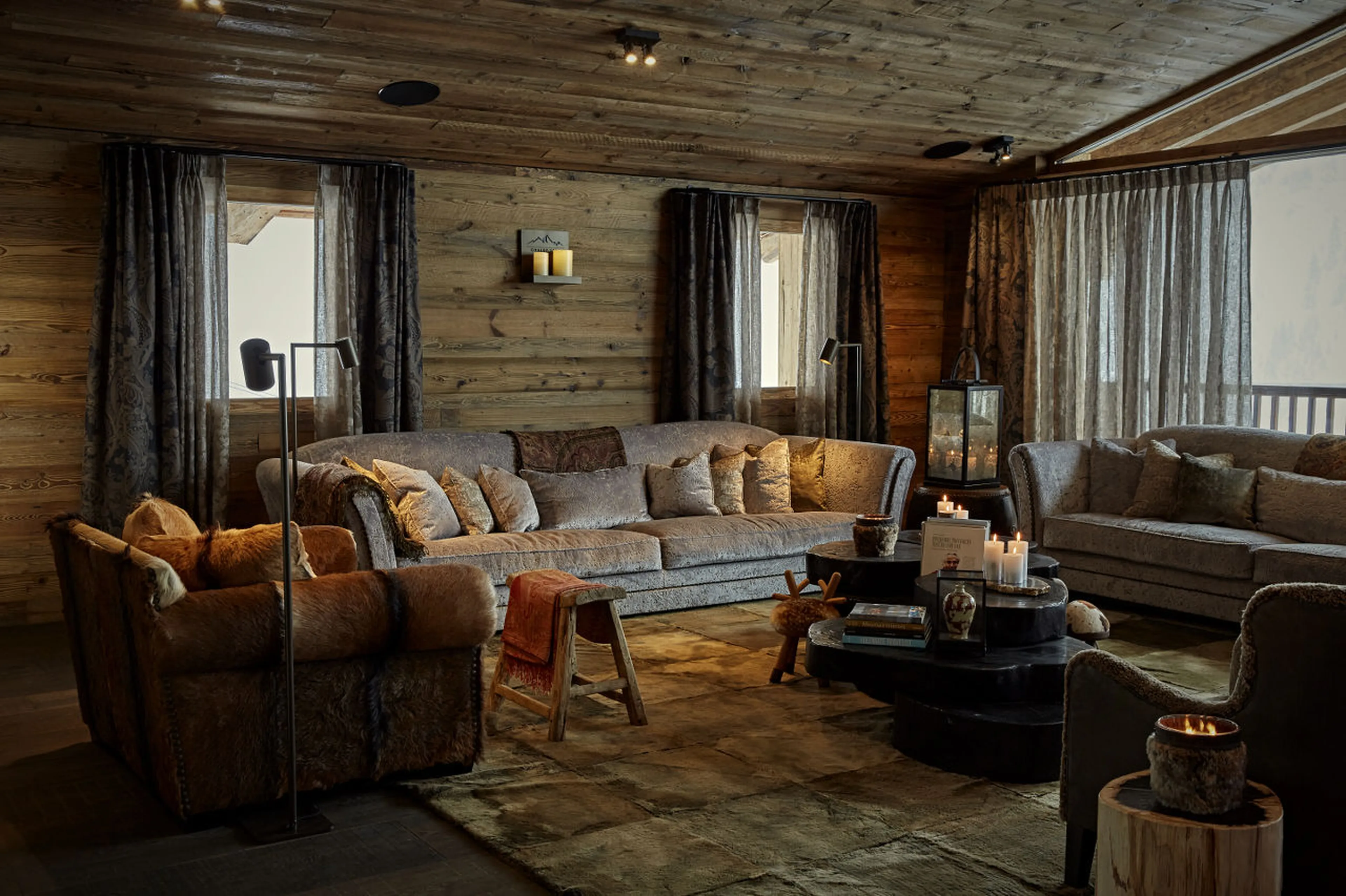 Handmade sofas and beautiful fabrics by Etro from Italy in Chalet 1551 in Lech