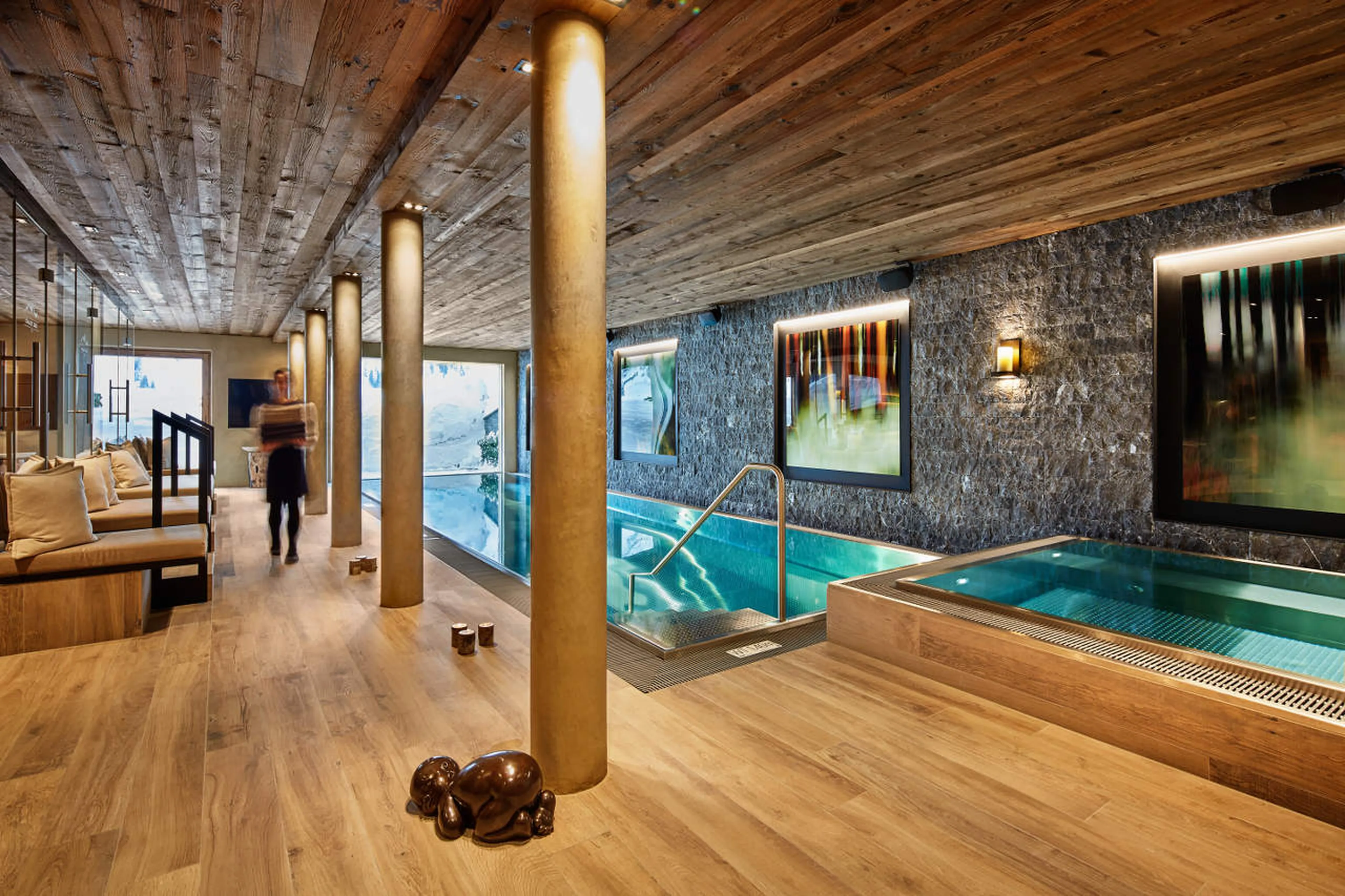 Indoor pool in well-equipped spa of Chalet 1551 in Lech