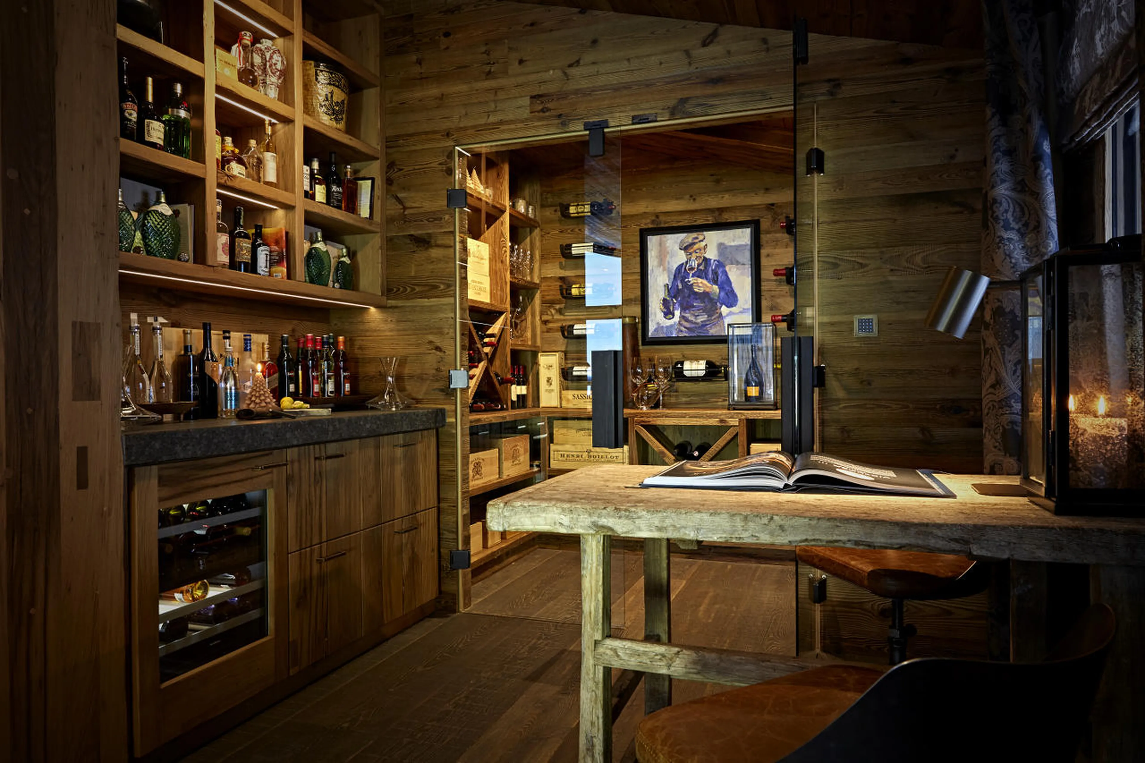 Corner bar and wine vault in Chalet 1551 in Lech