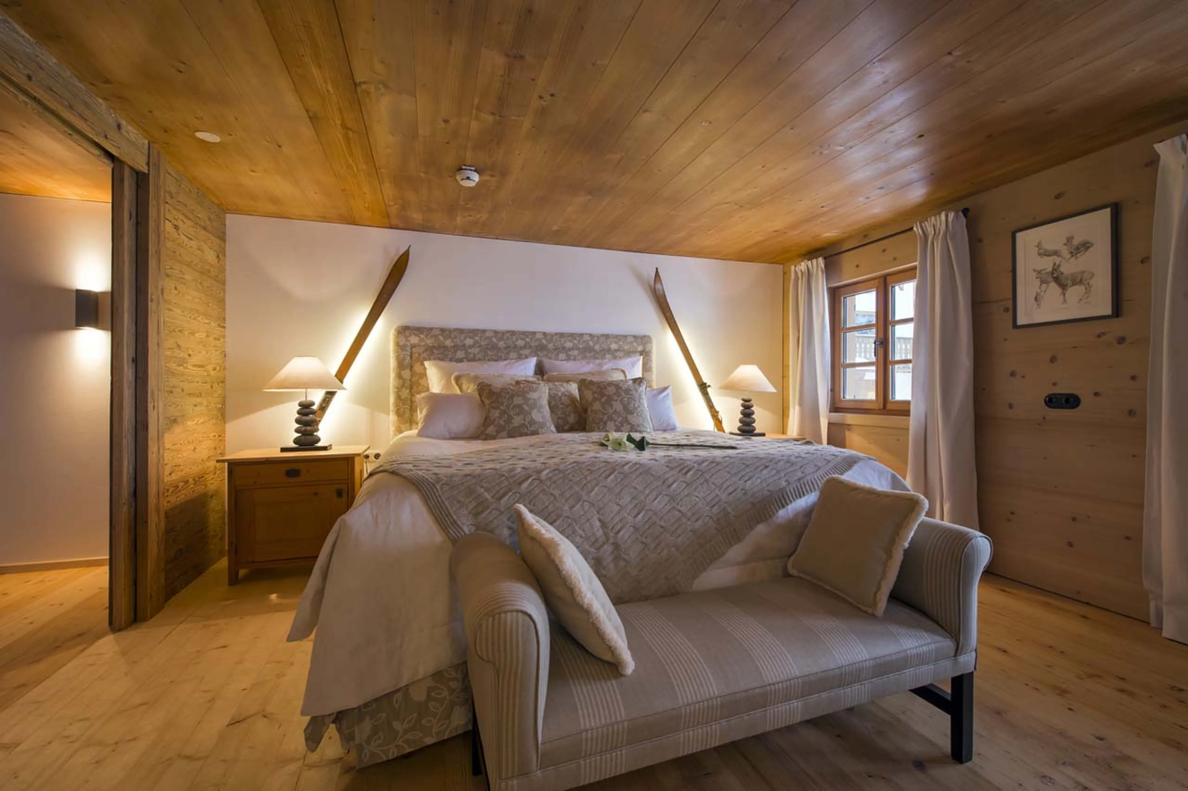 Traditional settee in emperor bedroom suite in Chalet 1597 in Lech