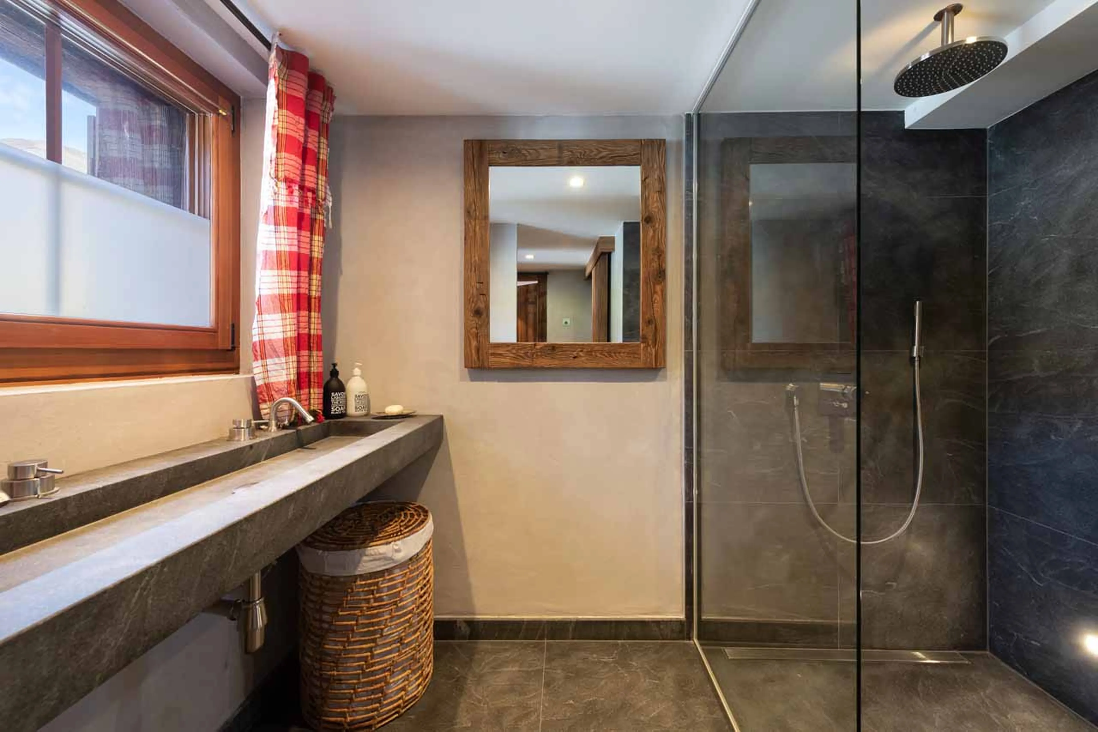 Bedroom 6 ensuite at Chalet 1936 in Verbier