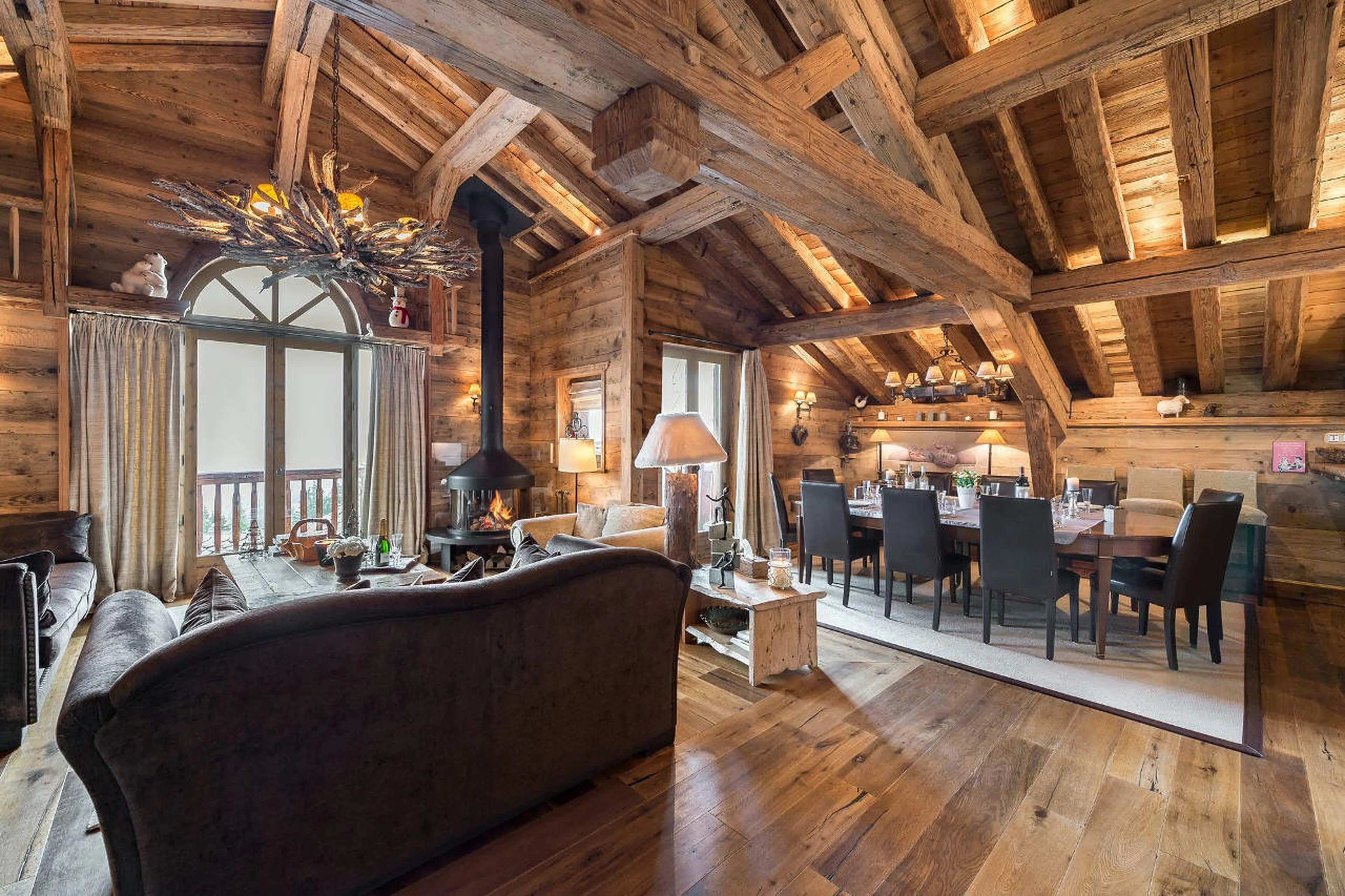 4Lounge with direct balcony access in Chalet 3 Soeurs in Courchevel 1850