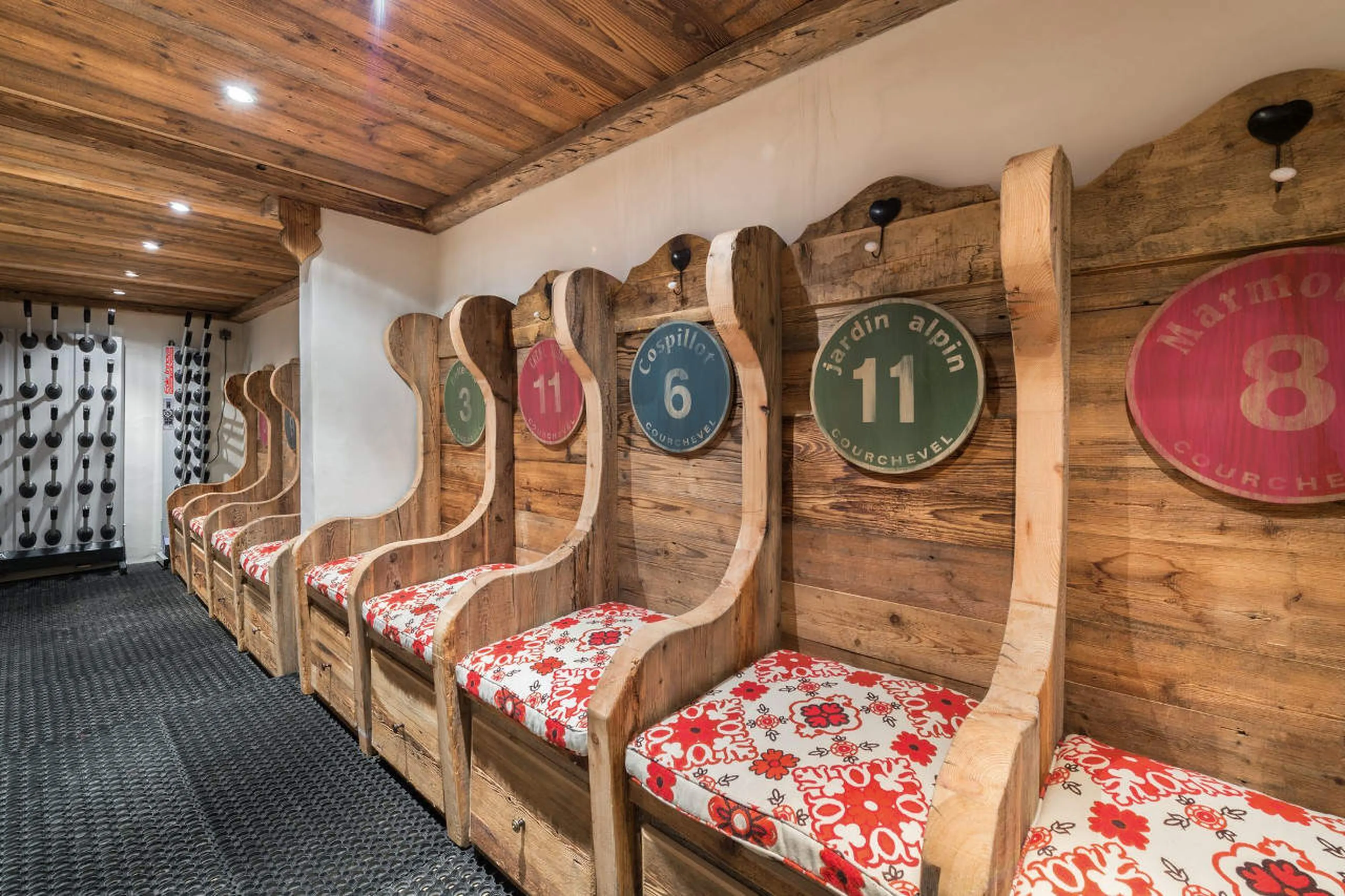 Ski room with boot heaters in Chalet 3 Soeurs in Courchevel 1850
