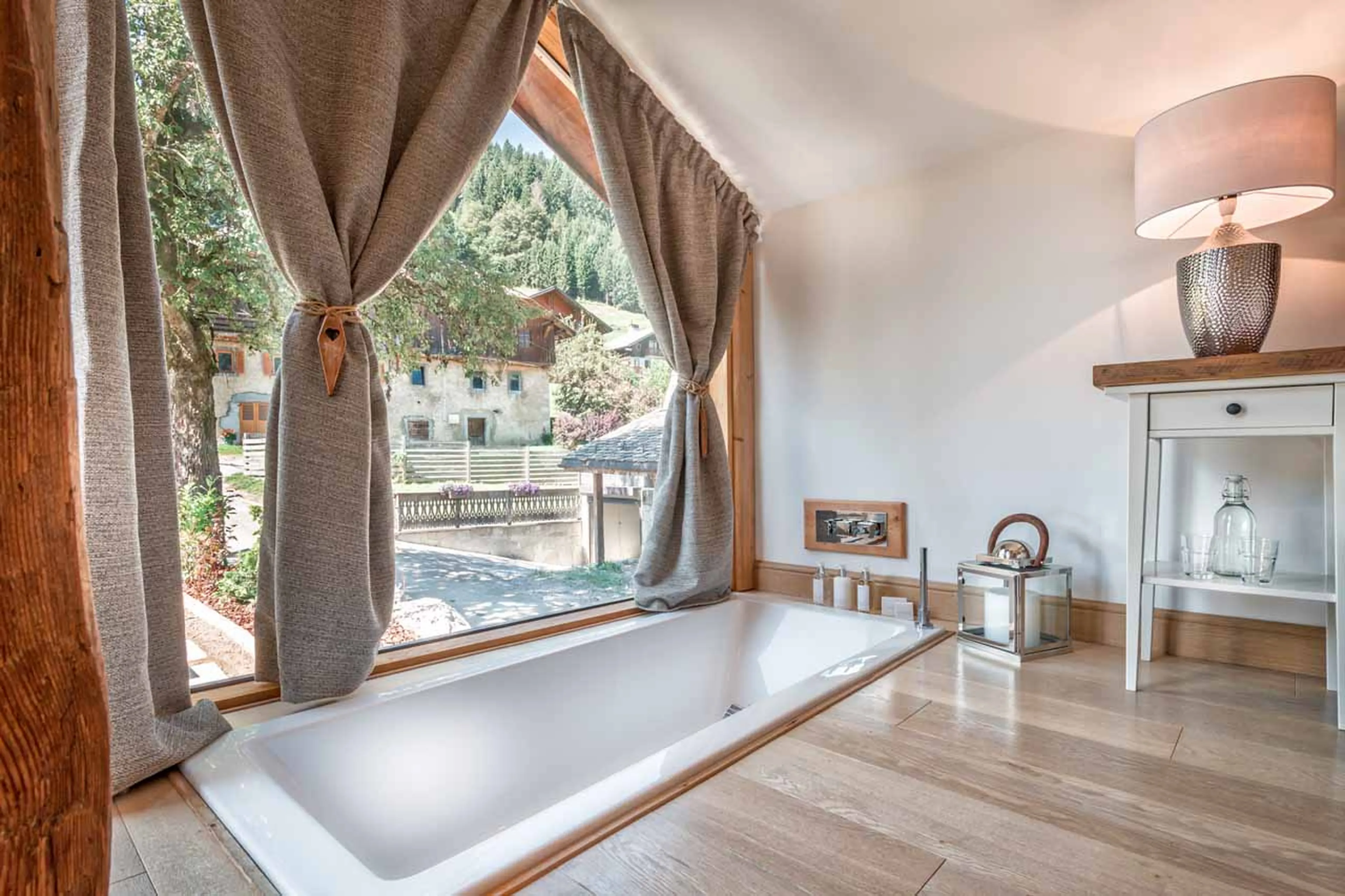 Sunken bath tub at Chalet 46˚ in Morzine