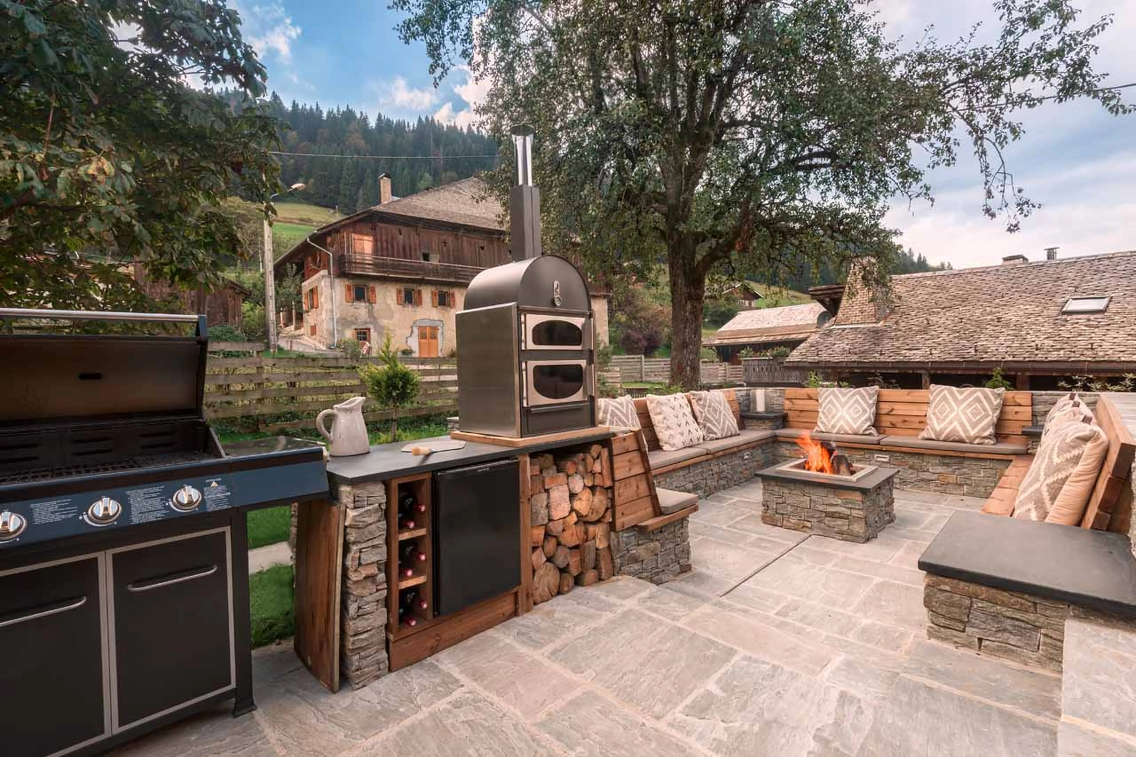Terrace with barbecue at Chalet 46˚ in Morzine