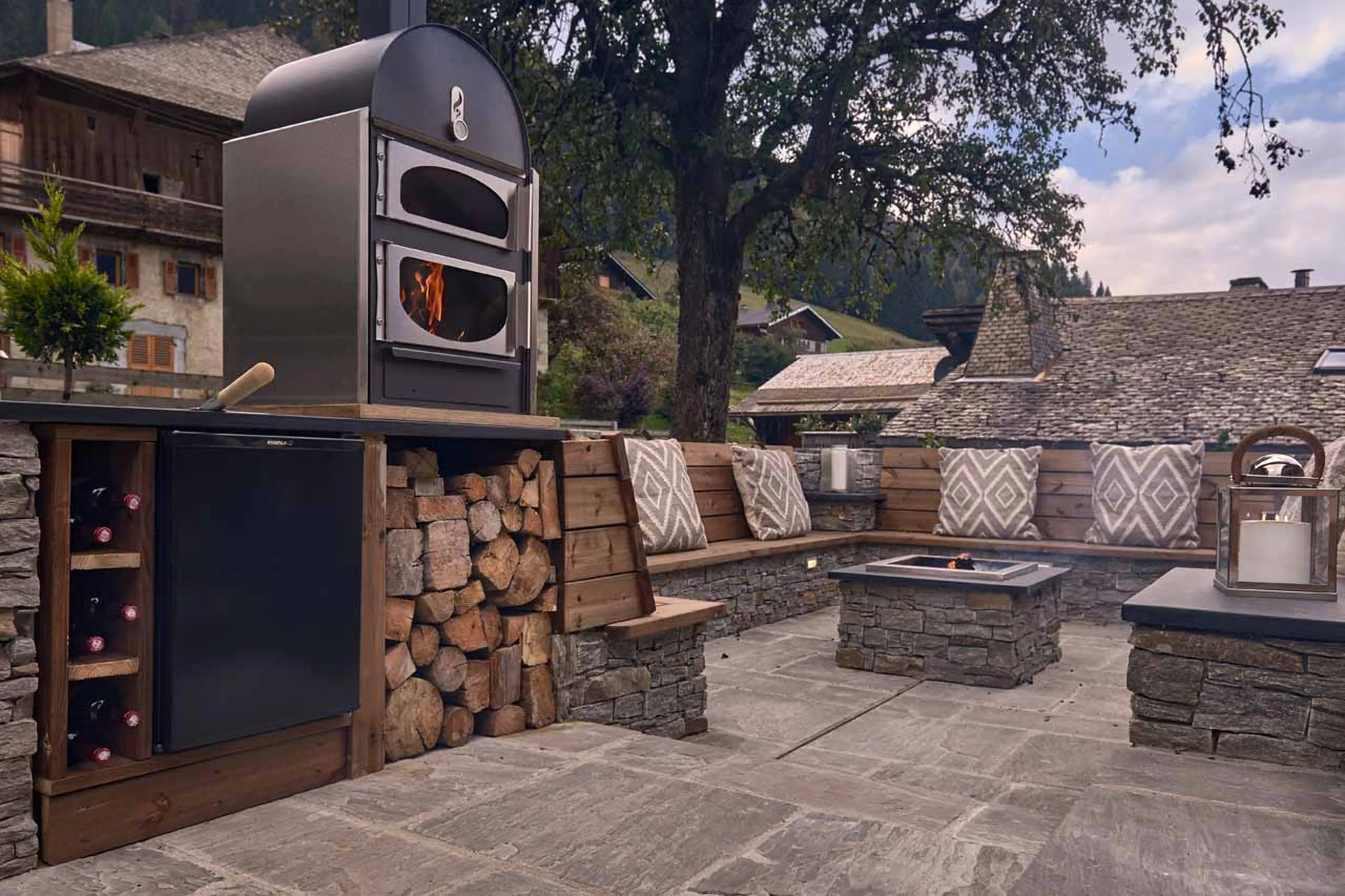 Pizza oven and barbecue area at Chalet 46˚ in Morzine