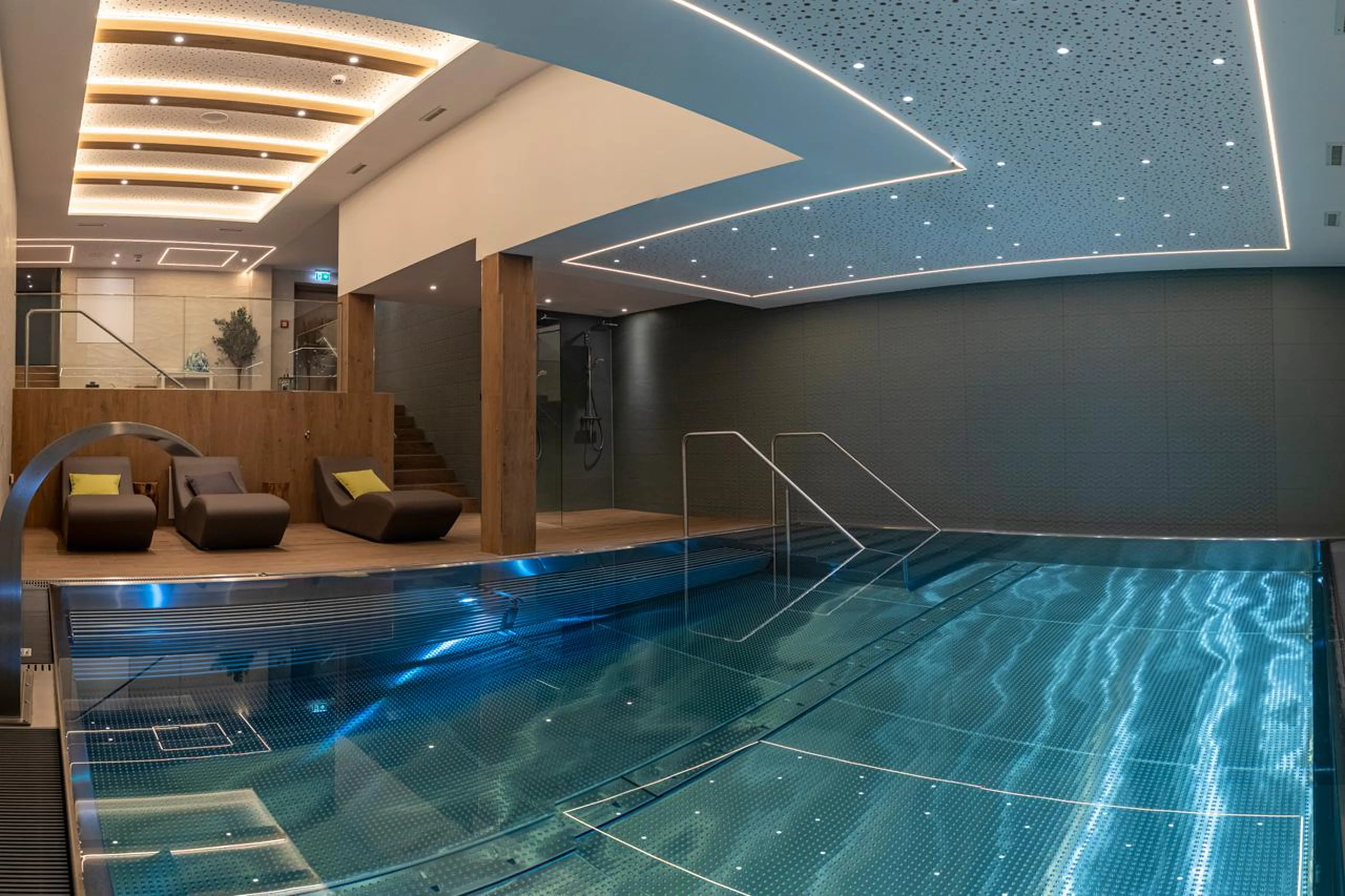 Spa area with sauna and steam room at Chalet 47 in St Anton