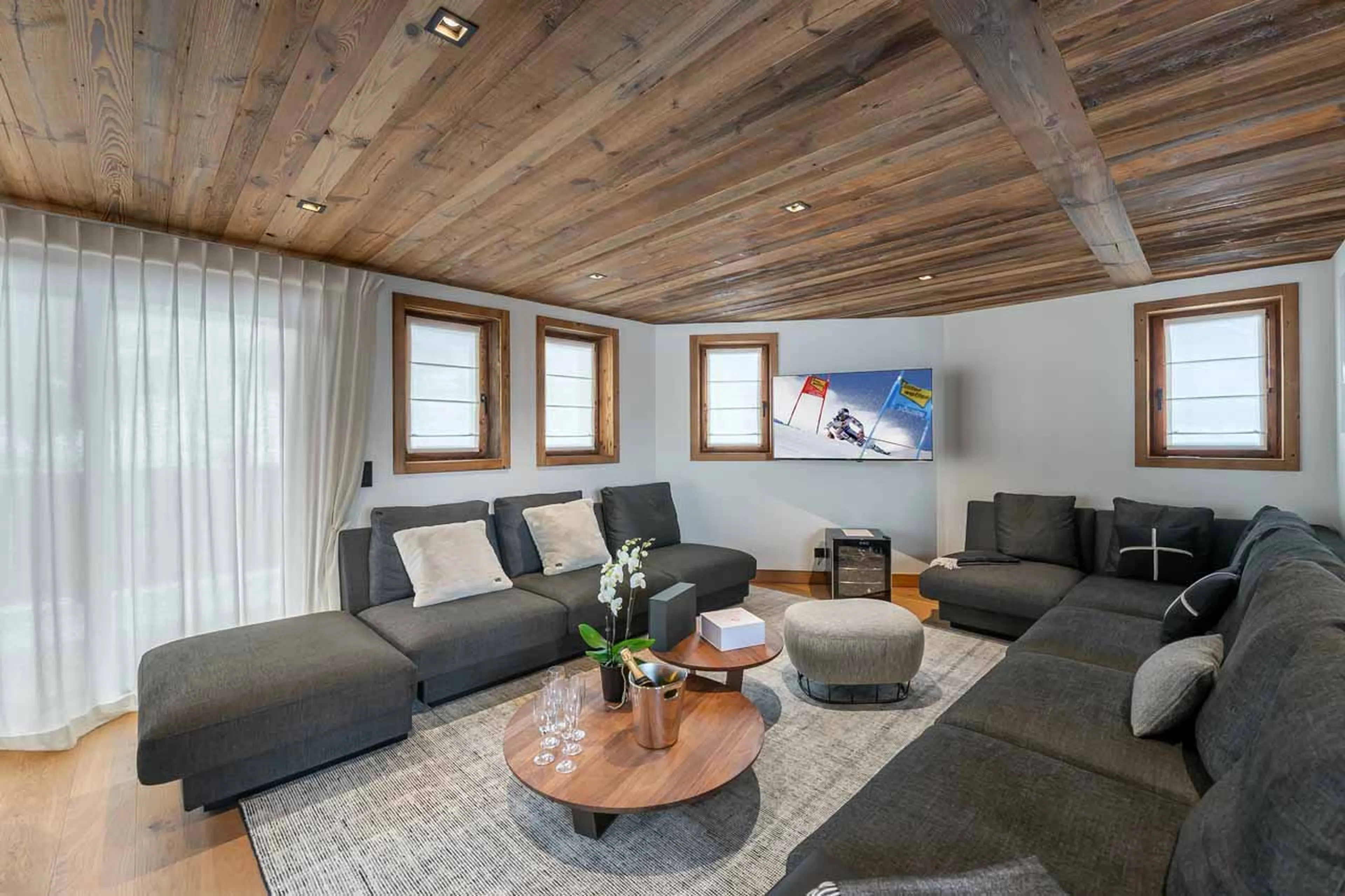 Sofas in living area of Chalet CIUK in Courchevel 1550