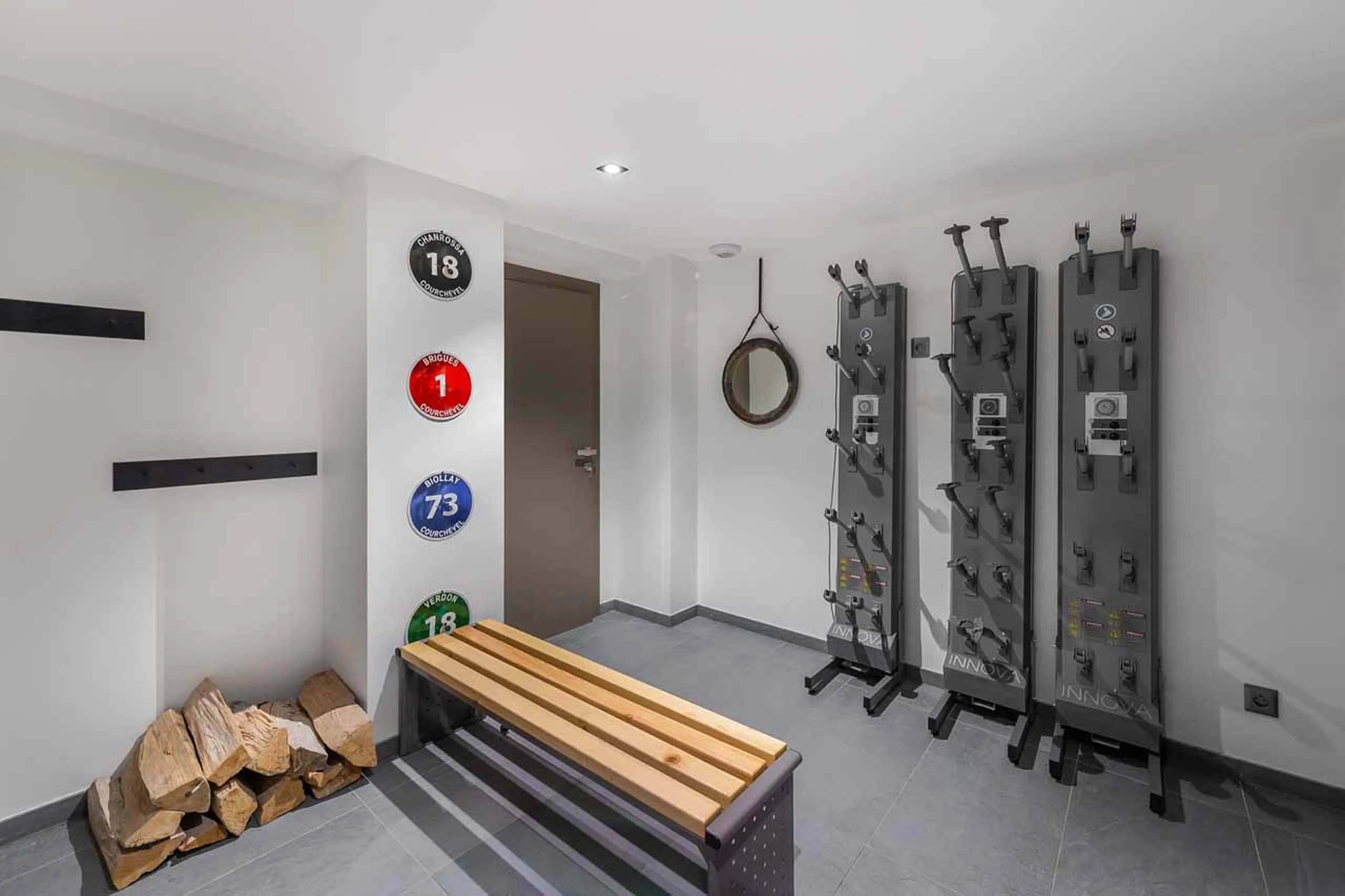 Ski room at Chalet Acelia in Courchevel 1550