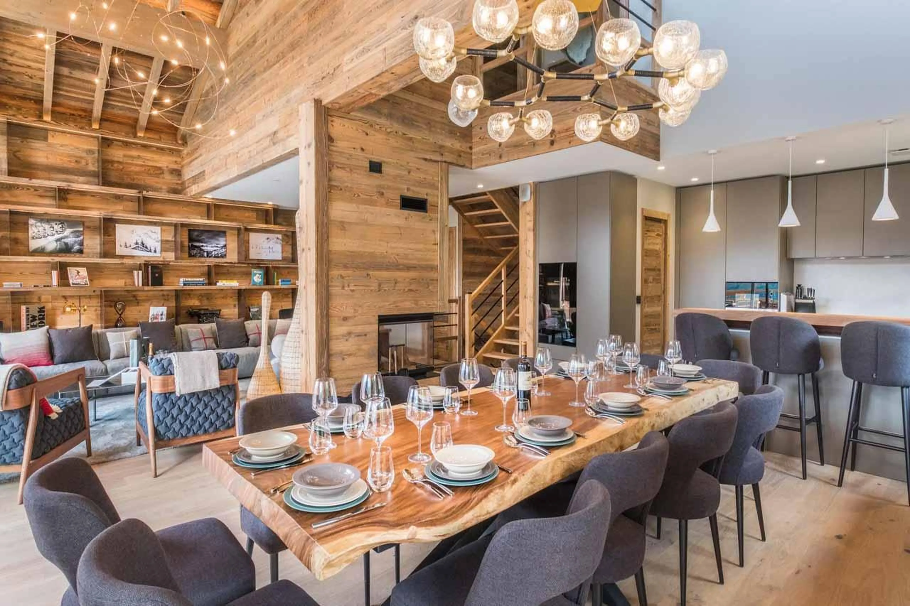 Dining table in open-plan living area in Chalet Acolou, Saint Martin de Belleville