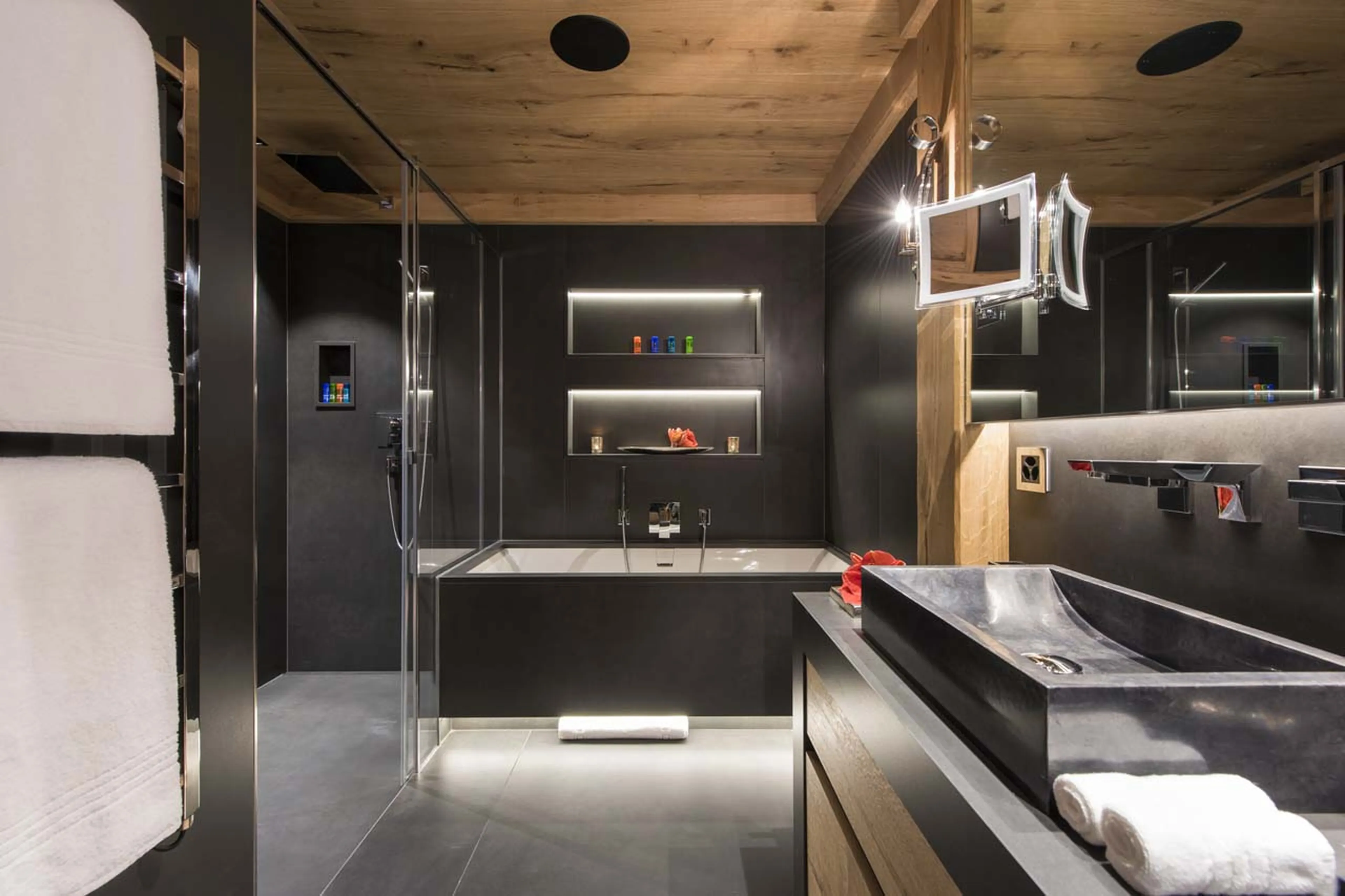 Master bathroom in Chalet Aconcagua in Zermatt