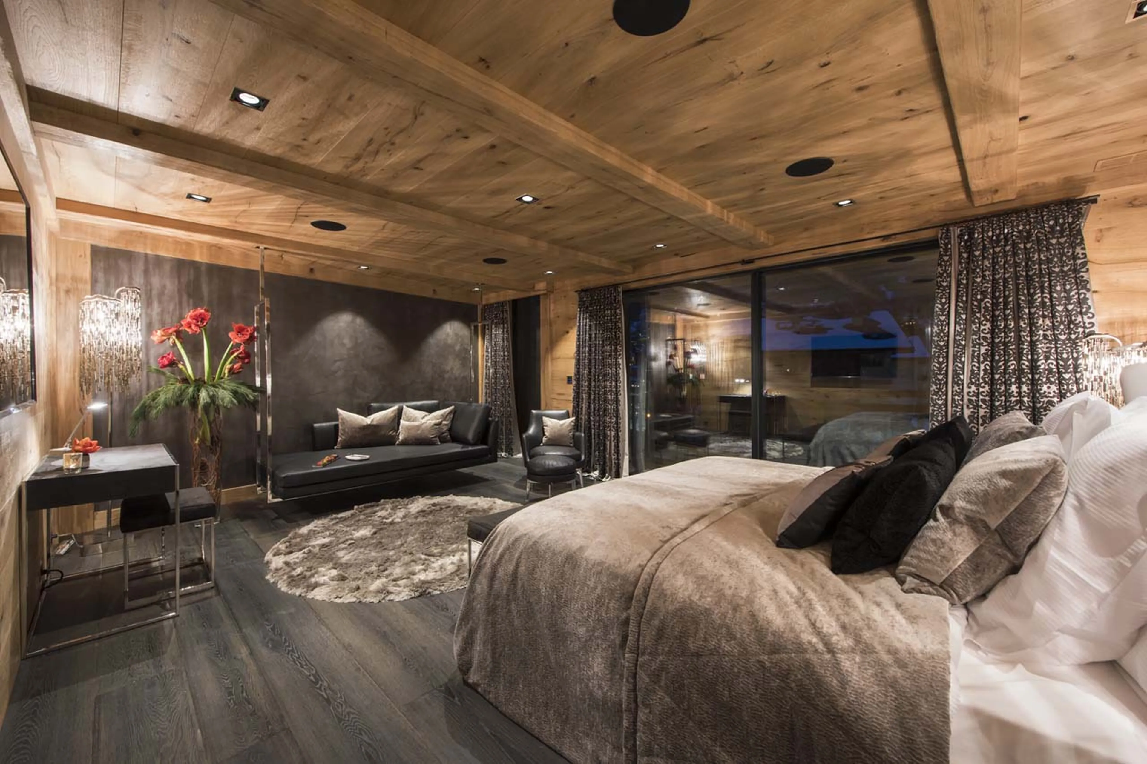 Master bedroom in Chalet Aconcagua in Zermatt