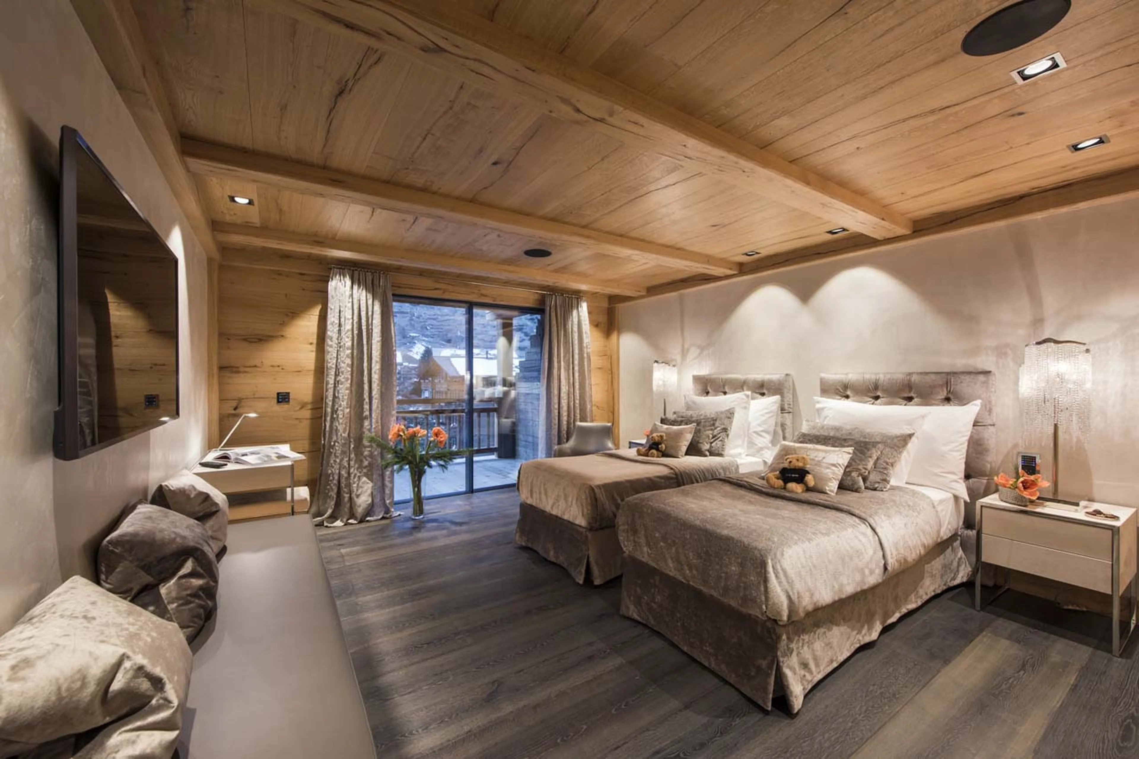 Second master bedroom at Chalet Aconcagua in Zermatt