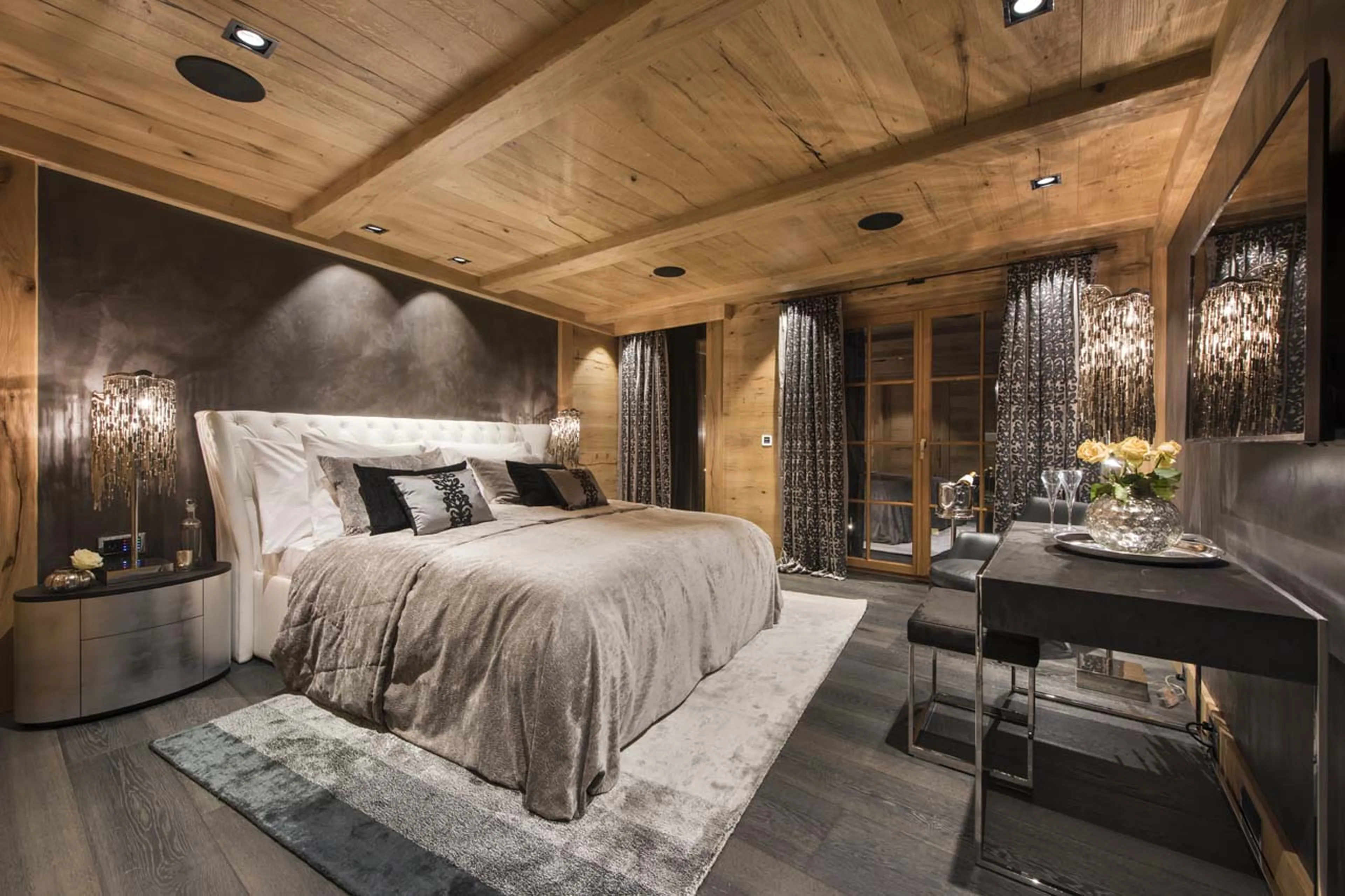 Double bedroom with dressing room in Chalet Aconcagua in Zermatt