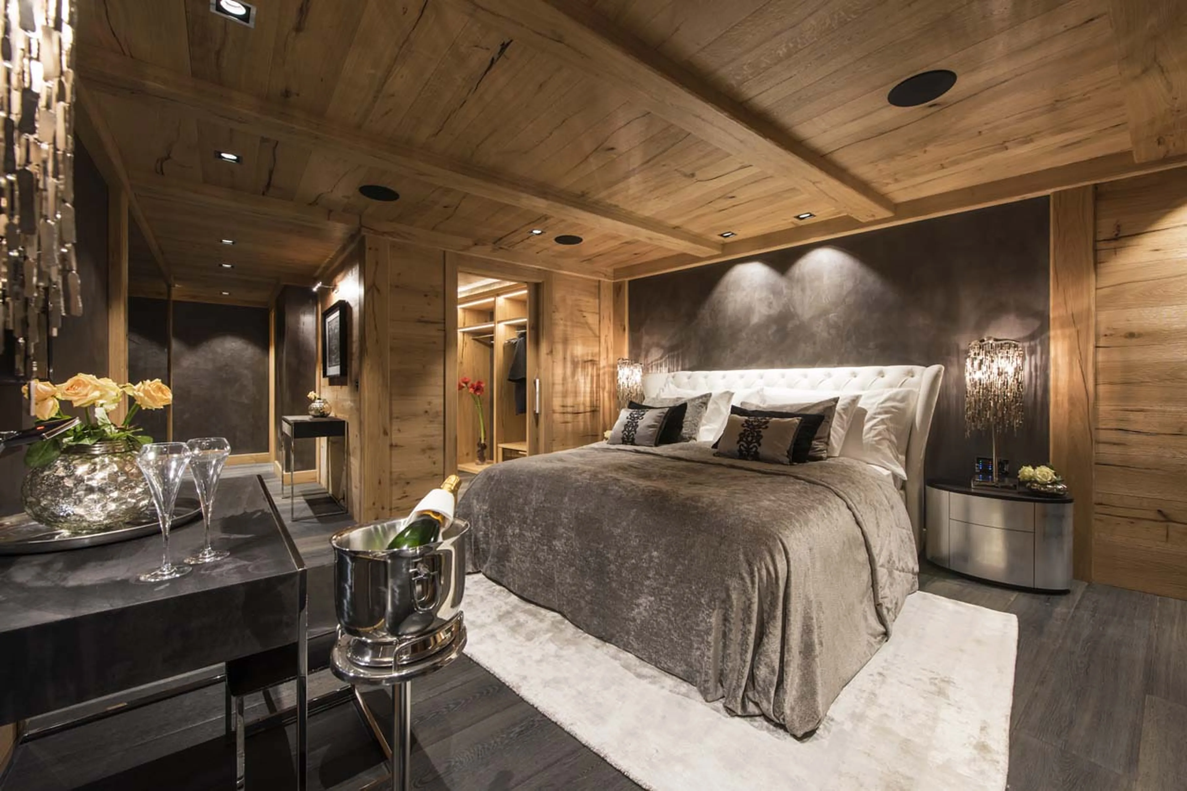 Elegantly furnished double bedroom in Chalet Aconcagua in Zermatt