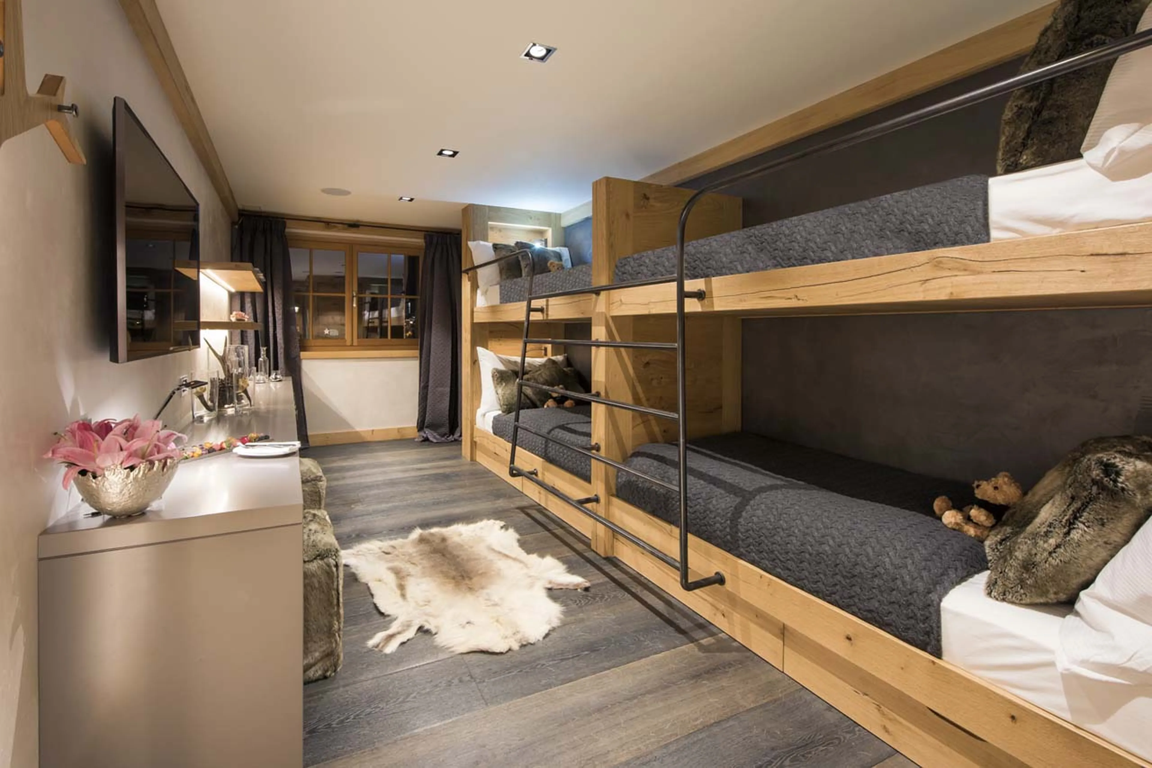 Bunk bedroom in Chalet Aconcagua in Zermatt