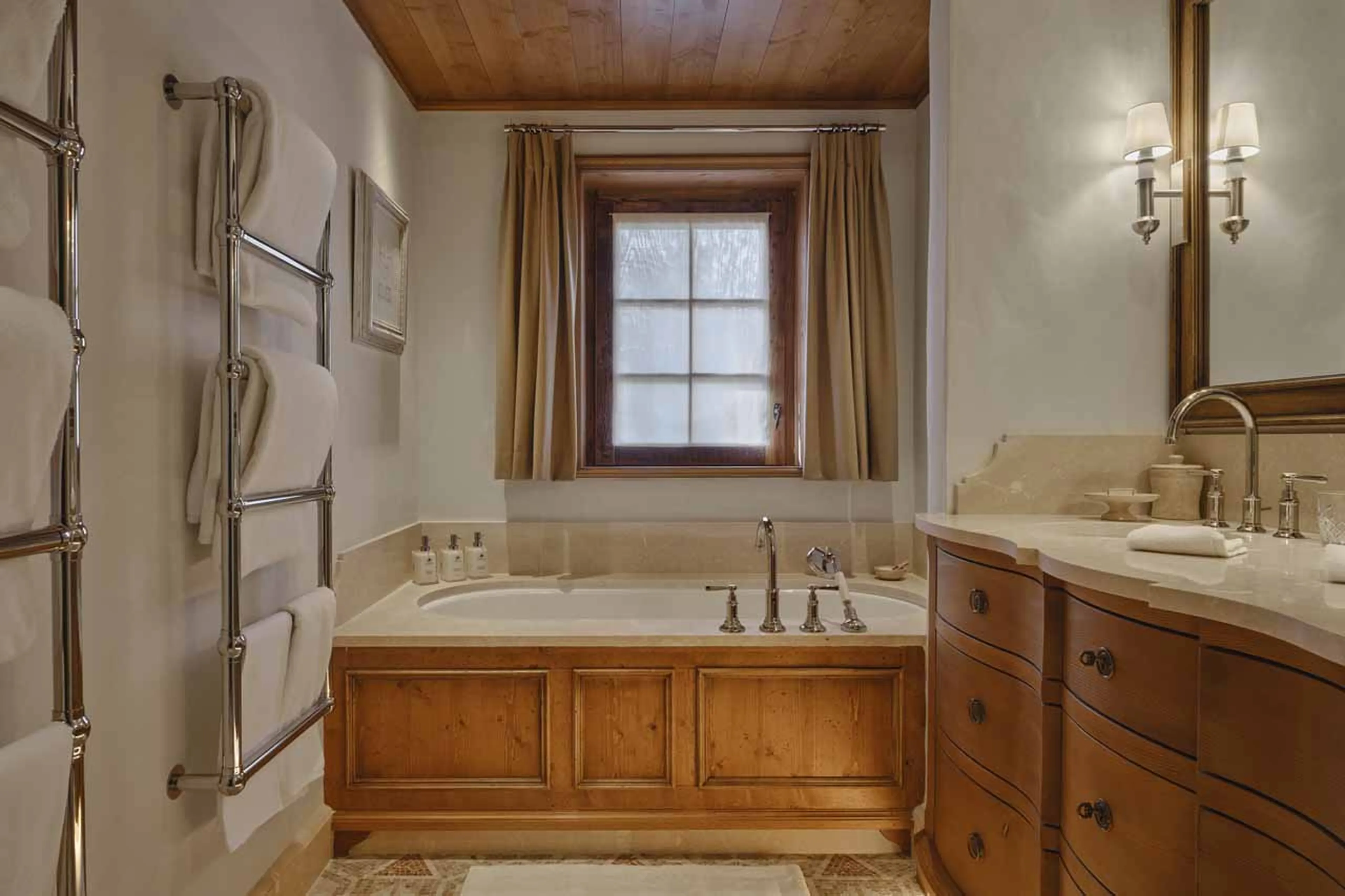 Bathroom four at Chalet Airelles 1992 in Courchevel 1850