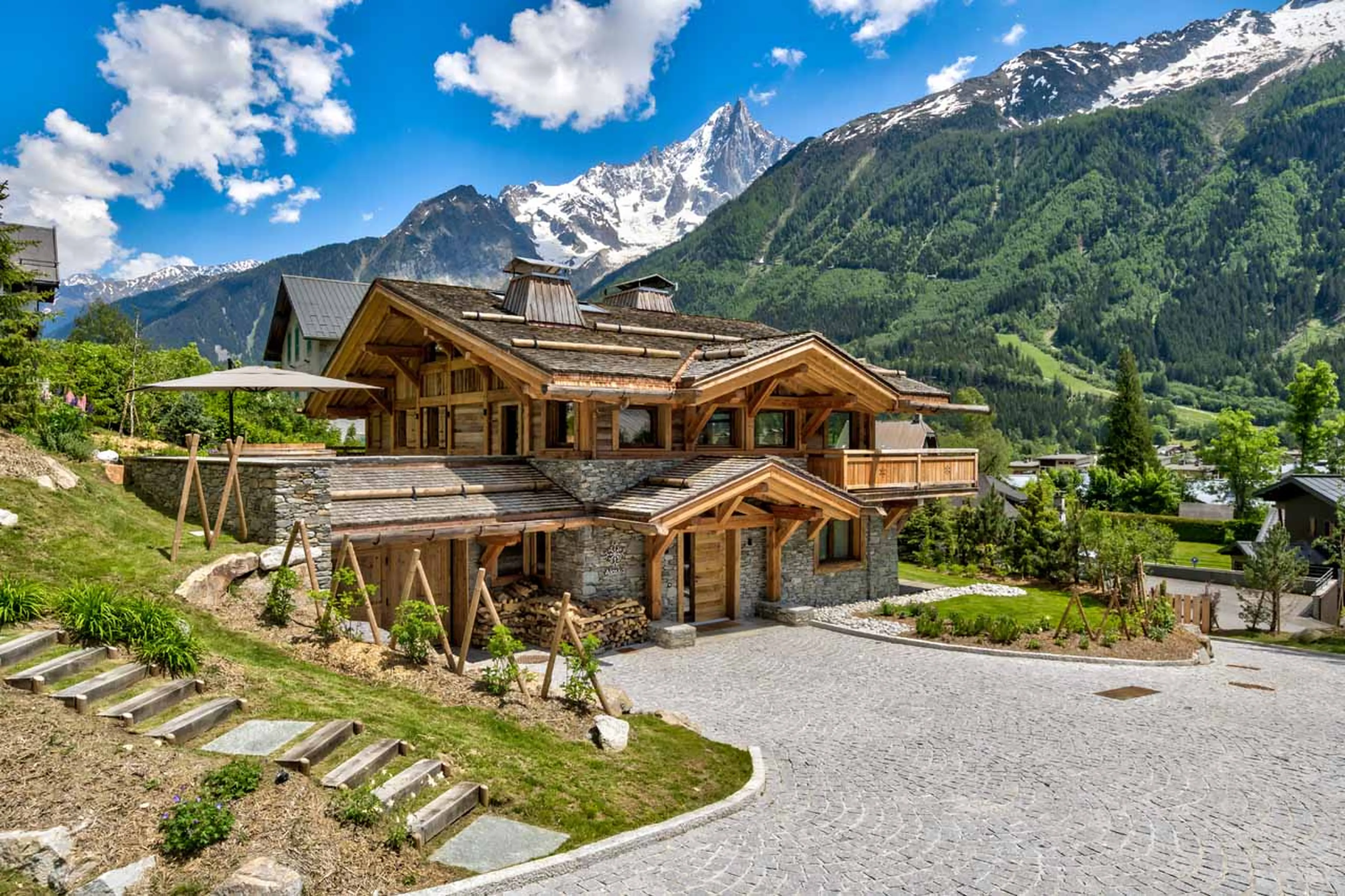 Exterior view of Chalet Alaska in Chamonix