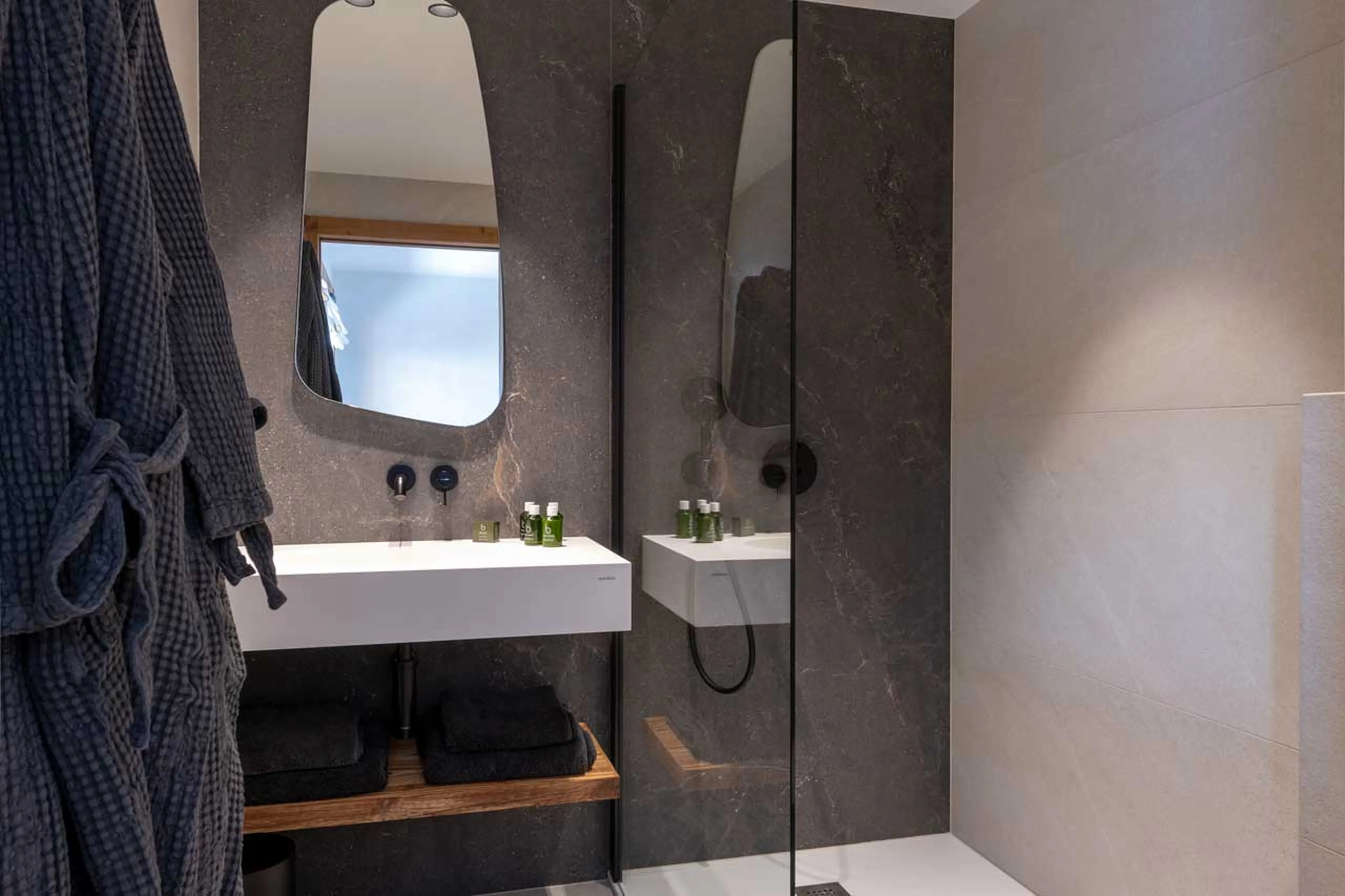 Bedroom 3 en-suite at Chalet Alena in Les Gets