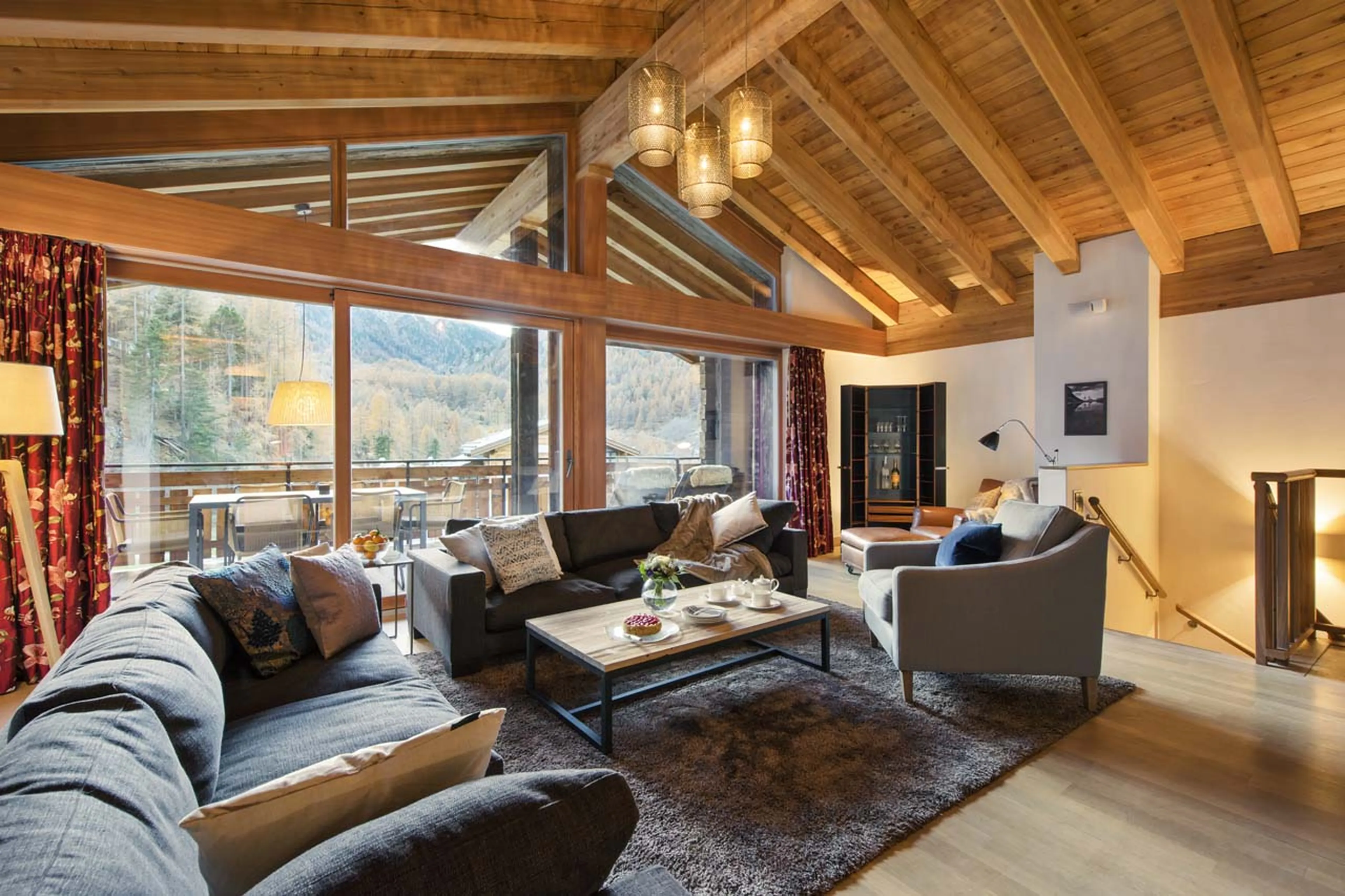 Light and spacious living area at Chalet Alex in Zermatt