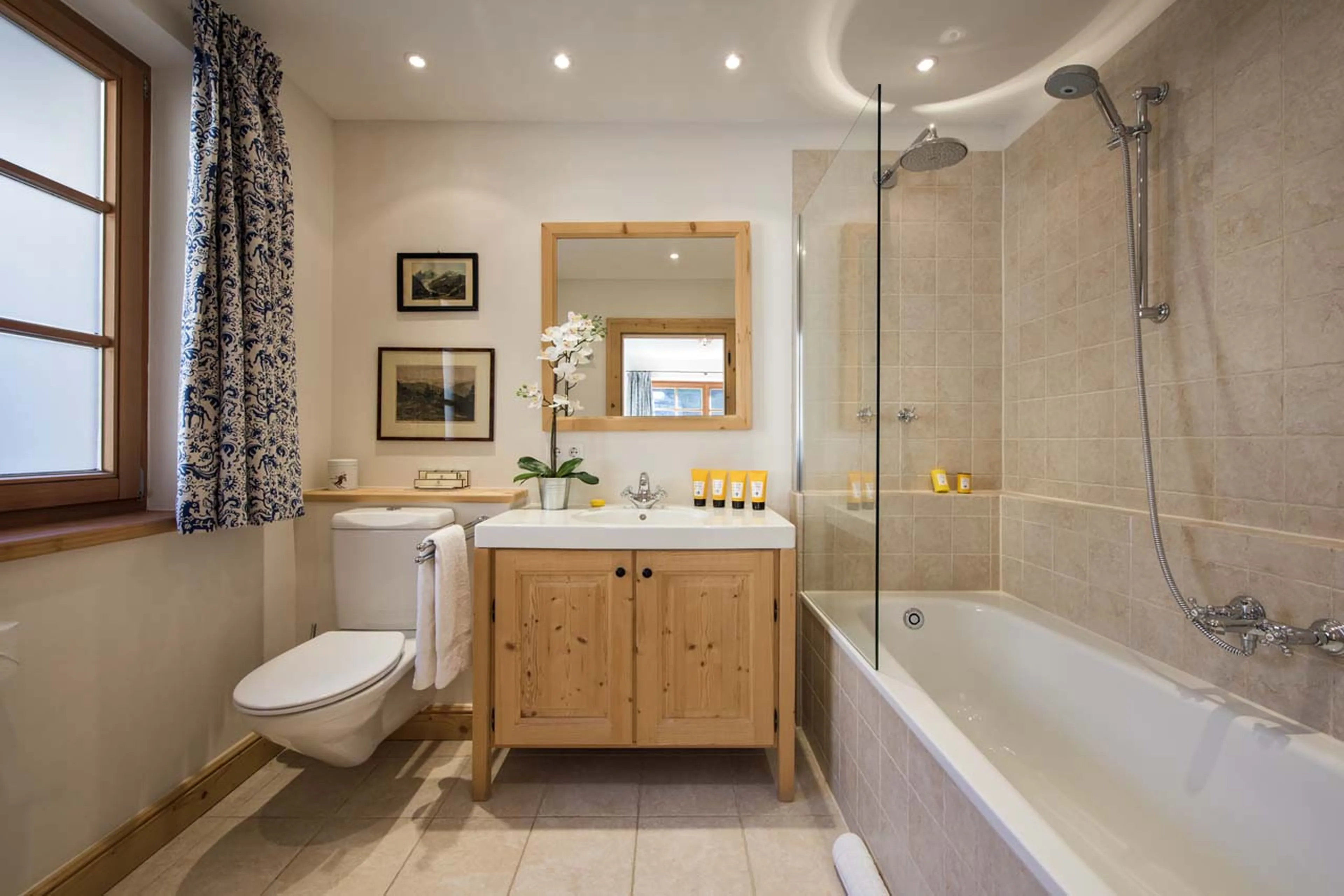 Master bathroom at Apartment Alexandra in St Anton