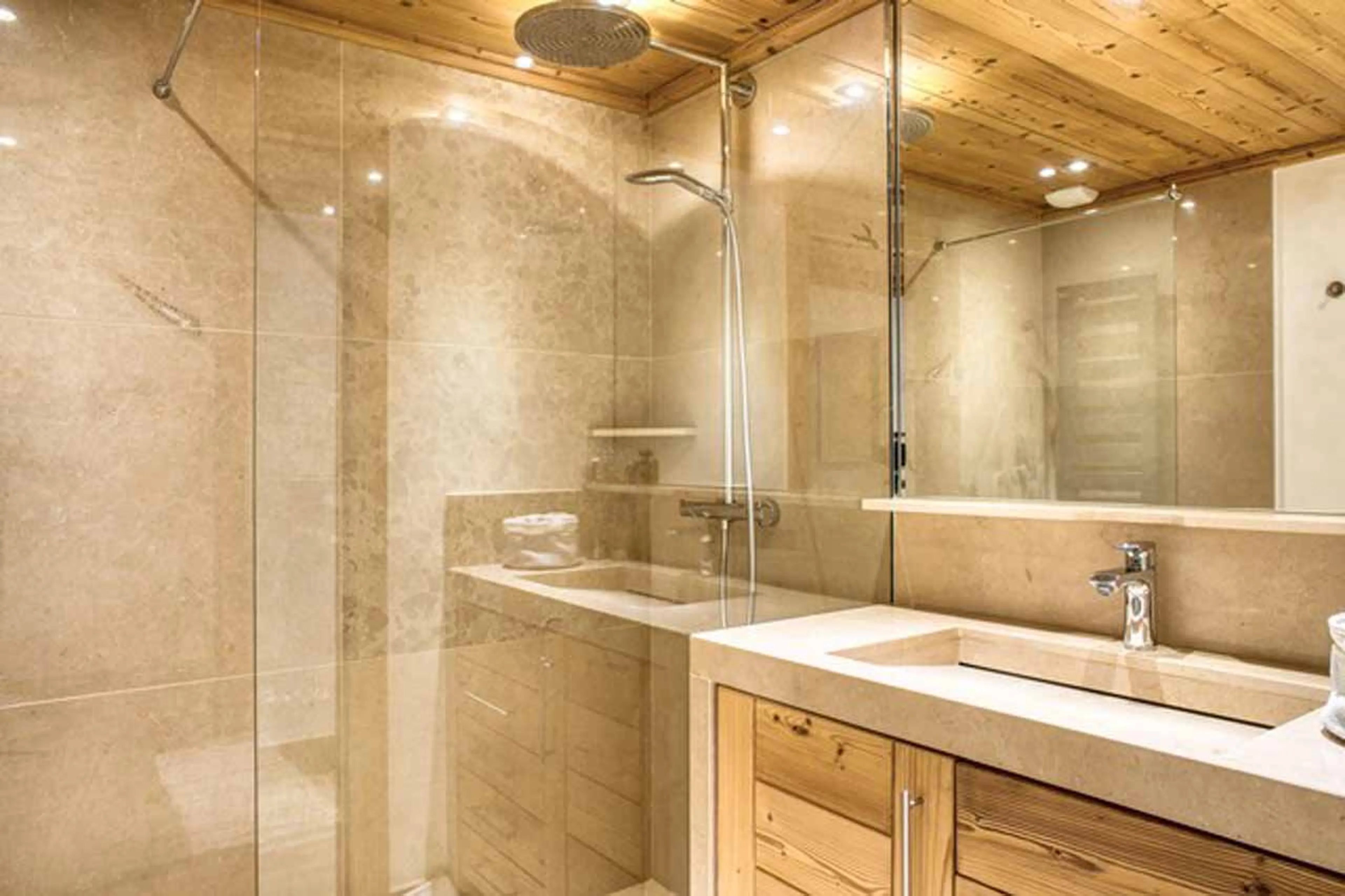 Bedroom 2 en-suite at Chalet Allobroges in Megeve