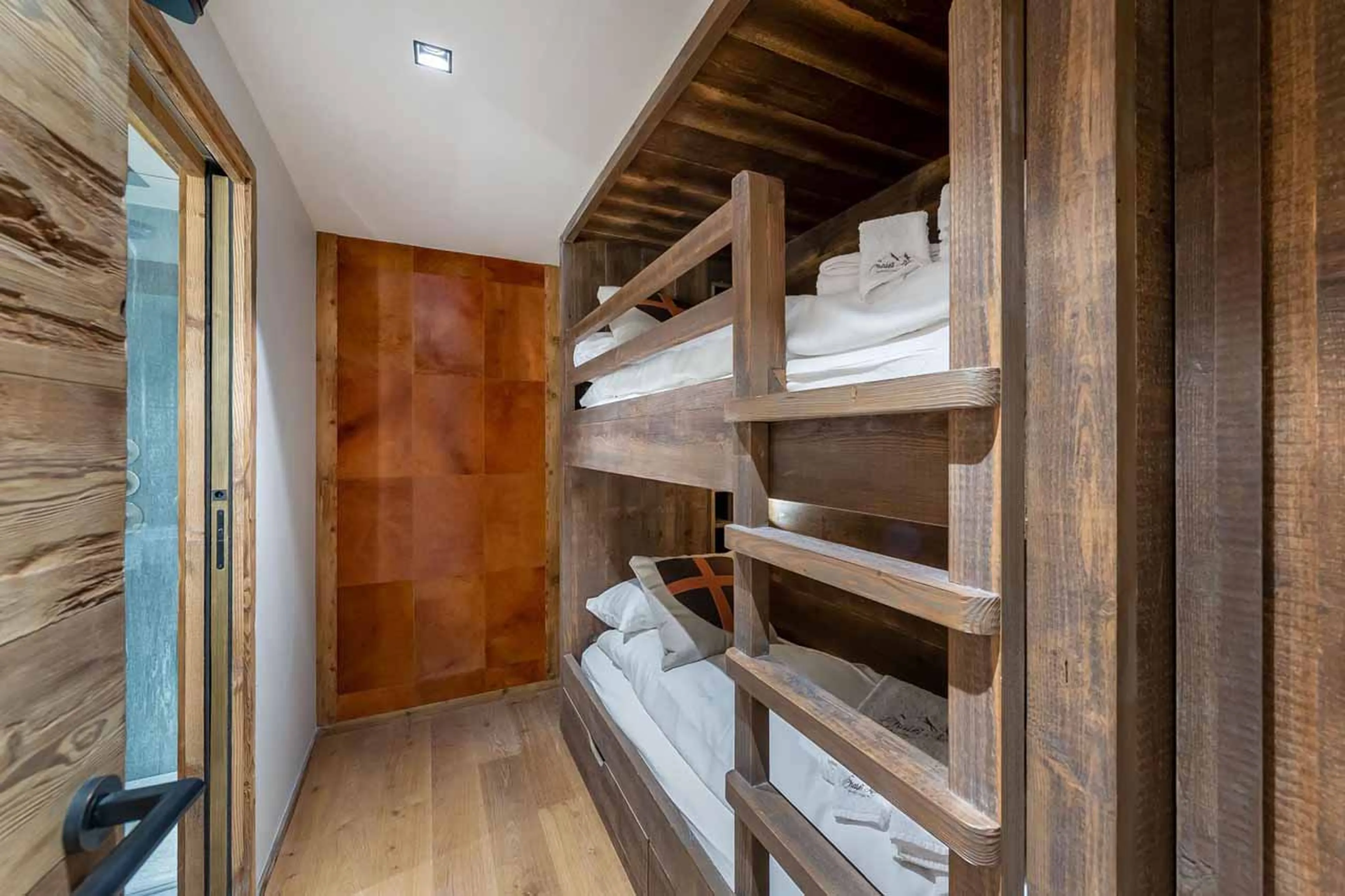 Bunk bedroom at Chalet Aloha in St Martin de Belleville