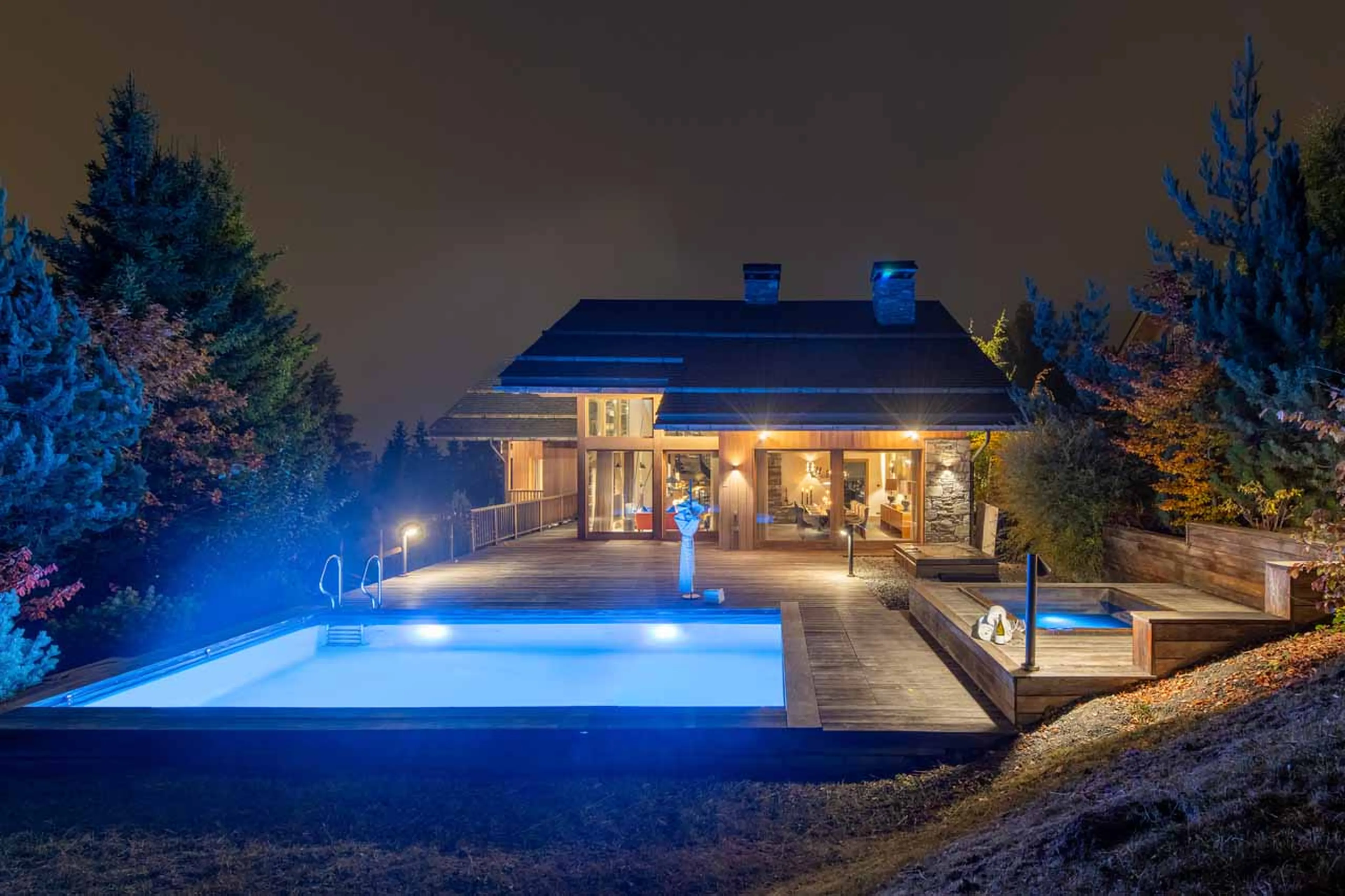 Terrrace, pool and hot tub at Chalet Alpaca in Meribel