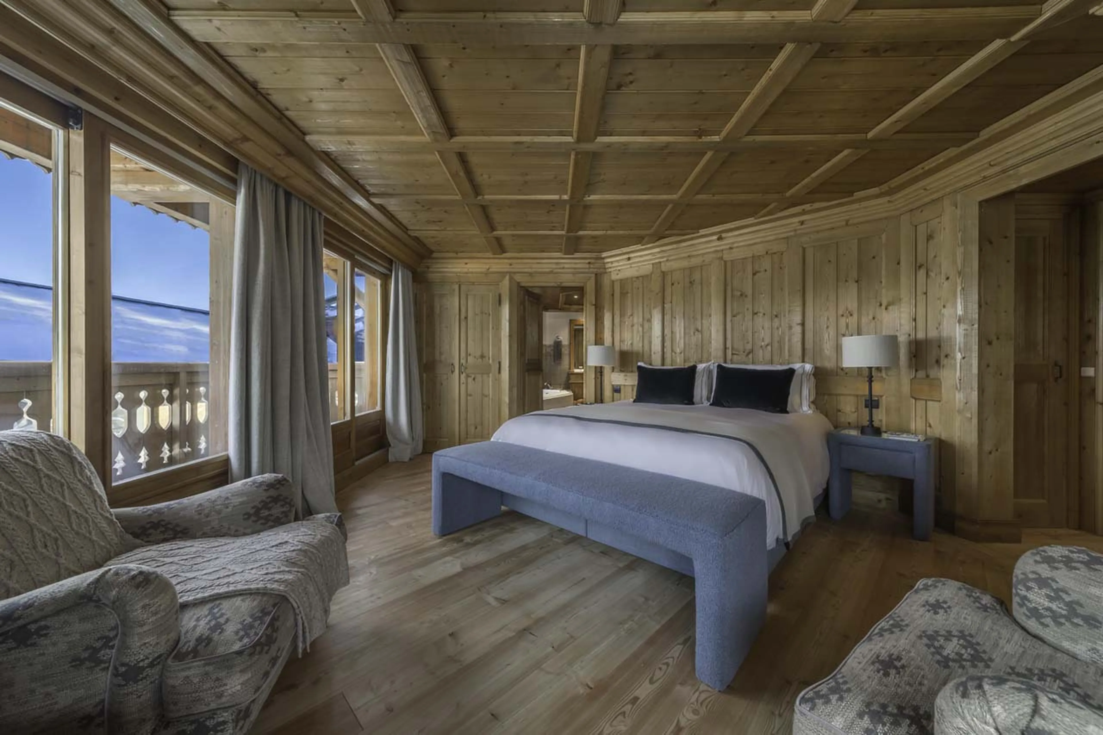 Double bedroom in Chalet Alpin, Courchevel 1850