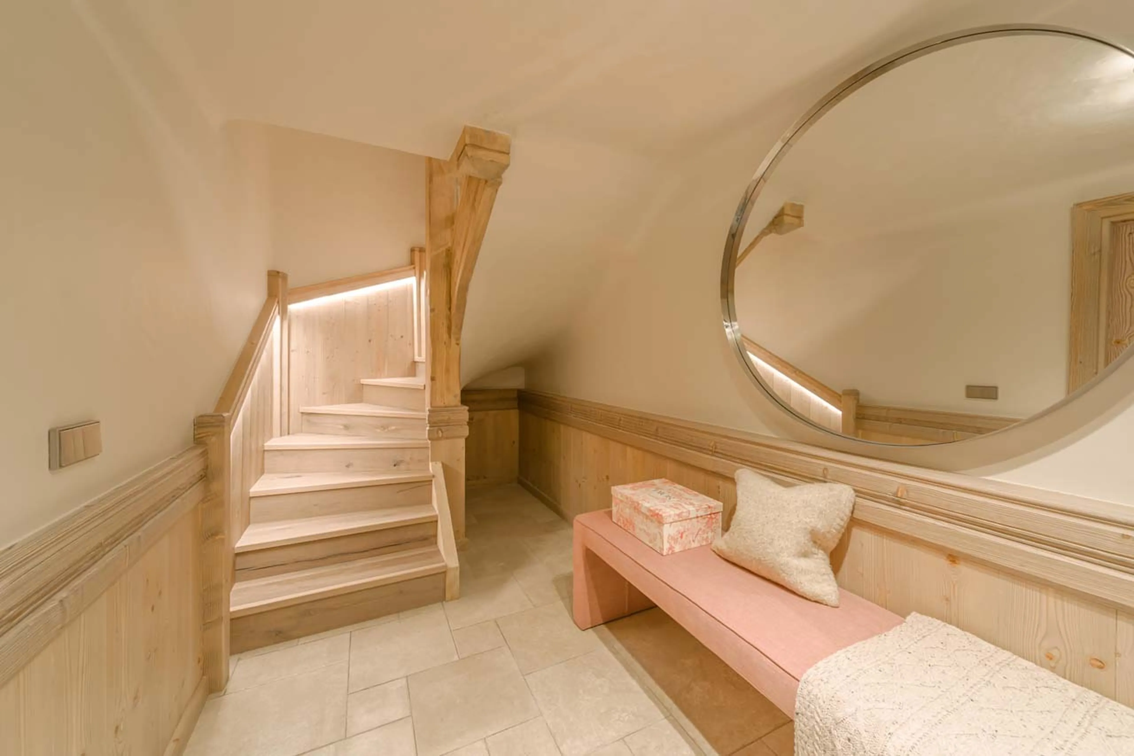 Staircase and bench seating in Chalet Alpin, Courchevel 1850