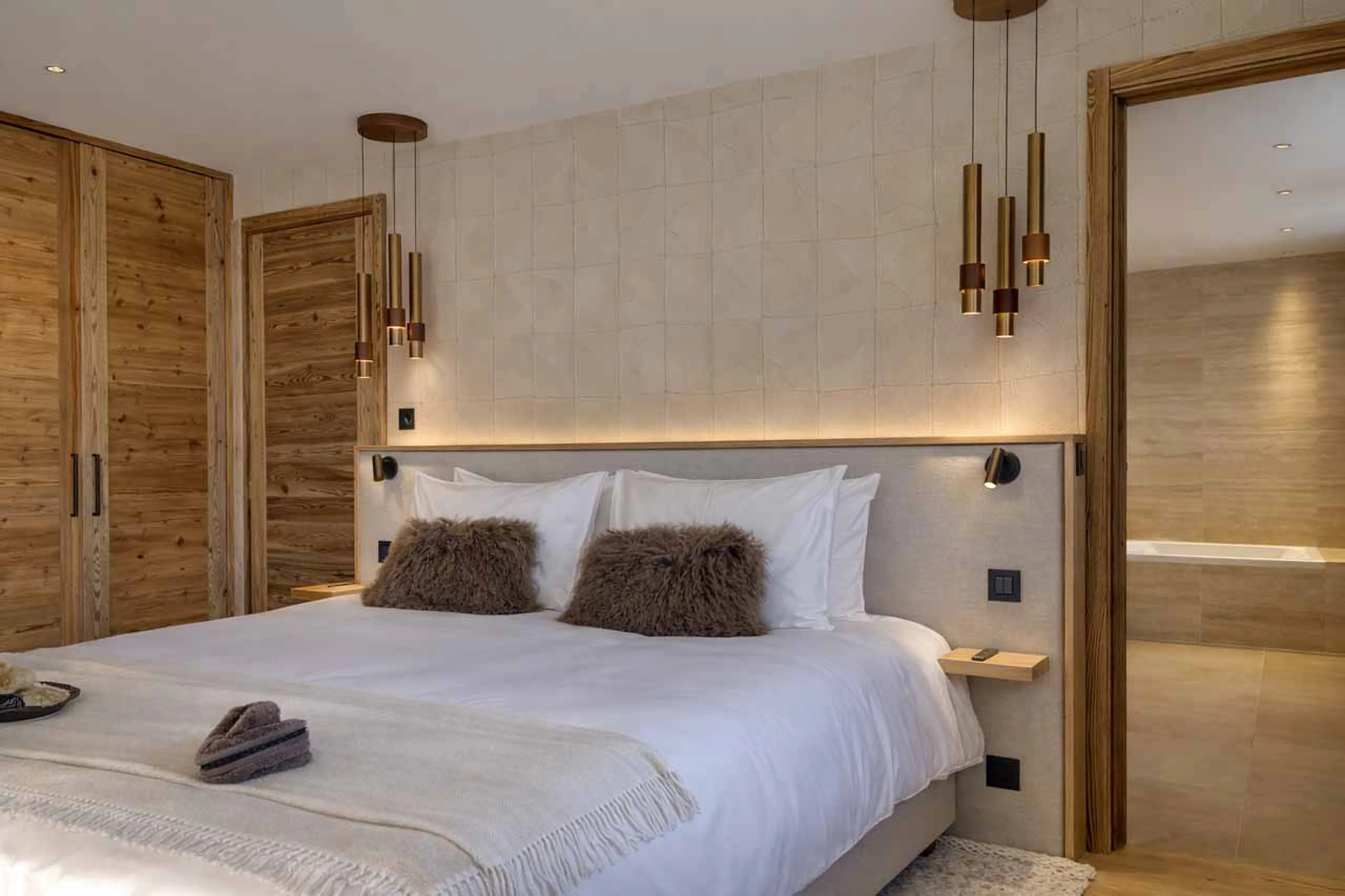 Main chalet bedroom 5 en-suite at Chalet Altai in Megeve