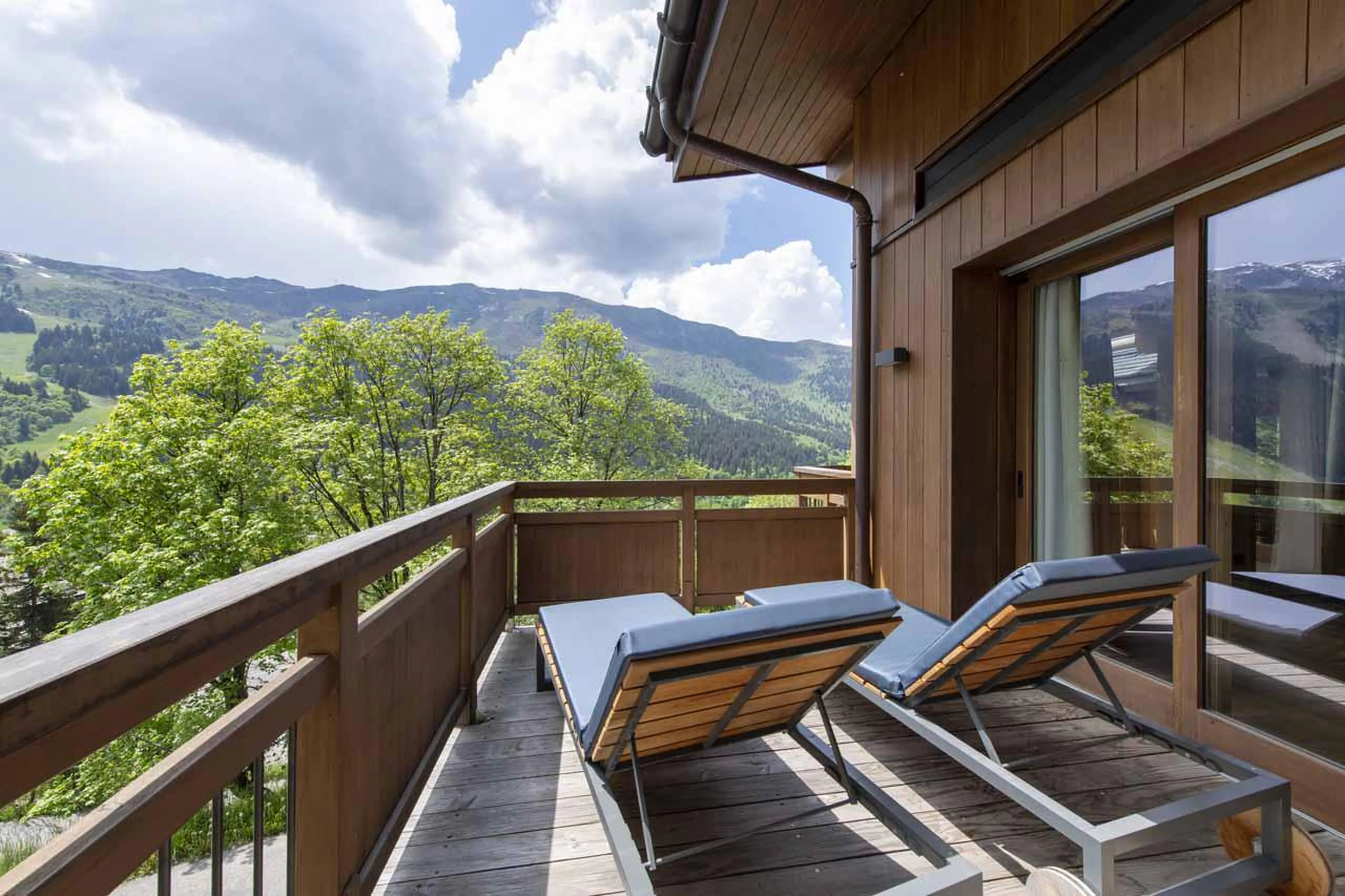 Wrap-around balcony at Chalet Altius in Meribel