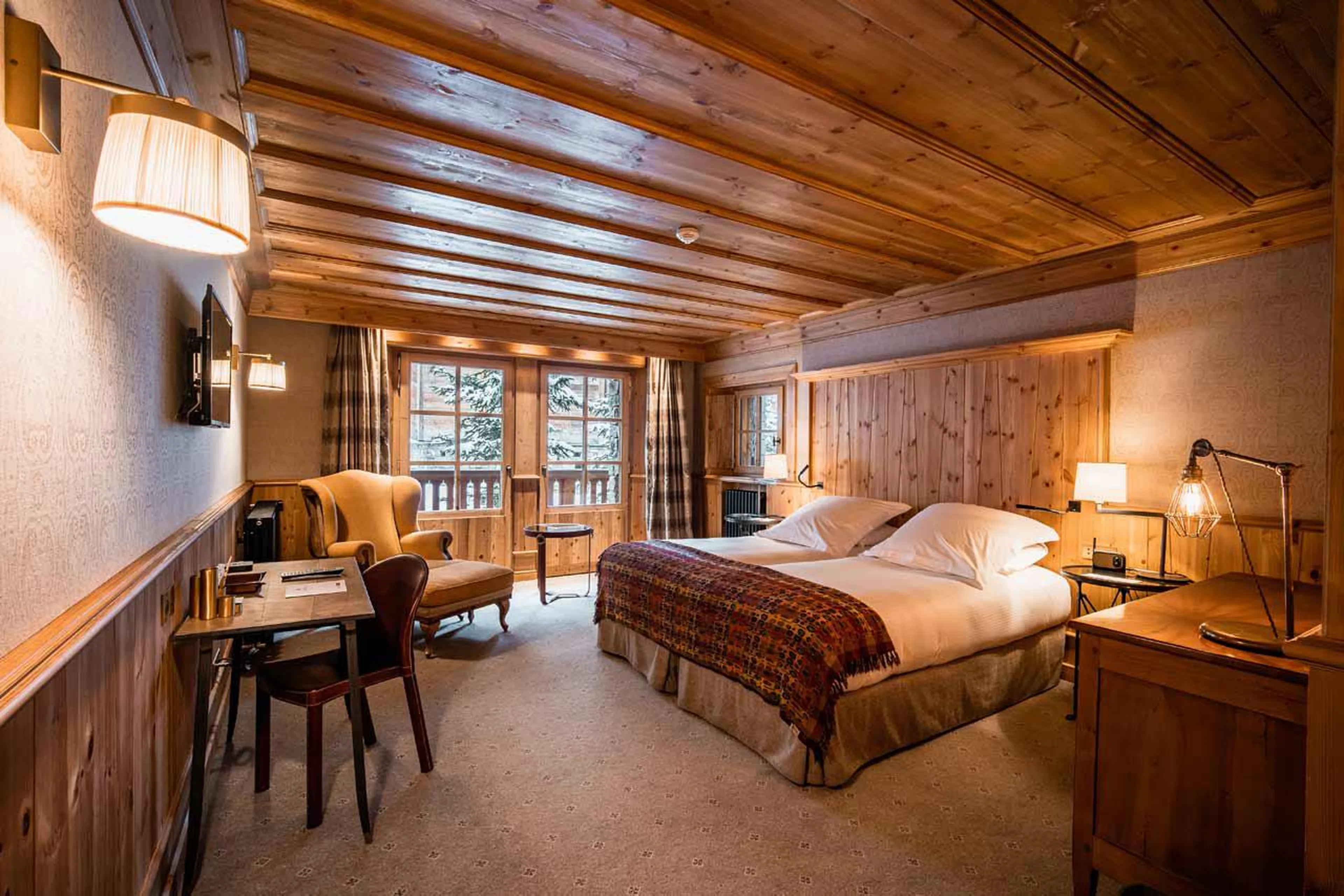 Double en suite bedroom in Chalet Ambre in Val d’ Isere