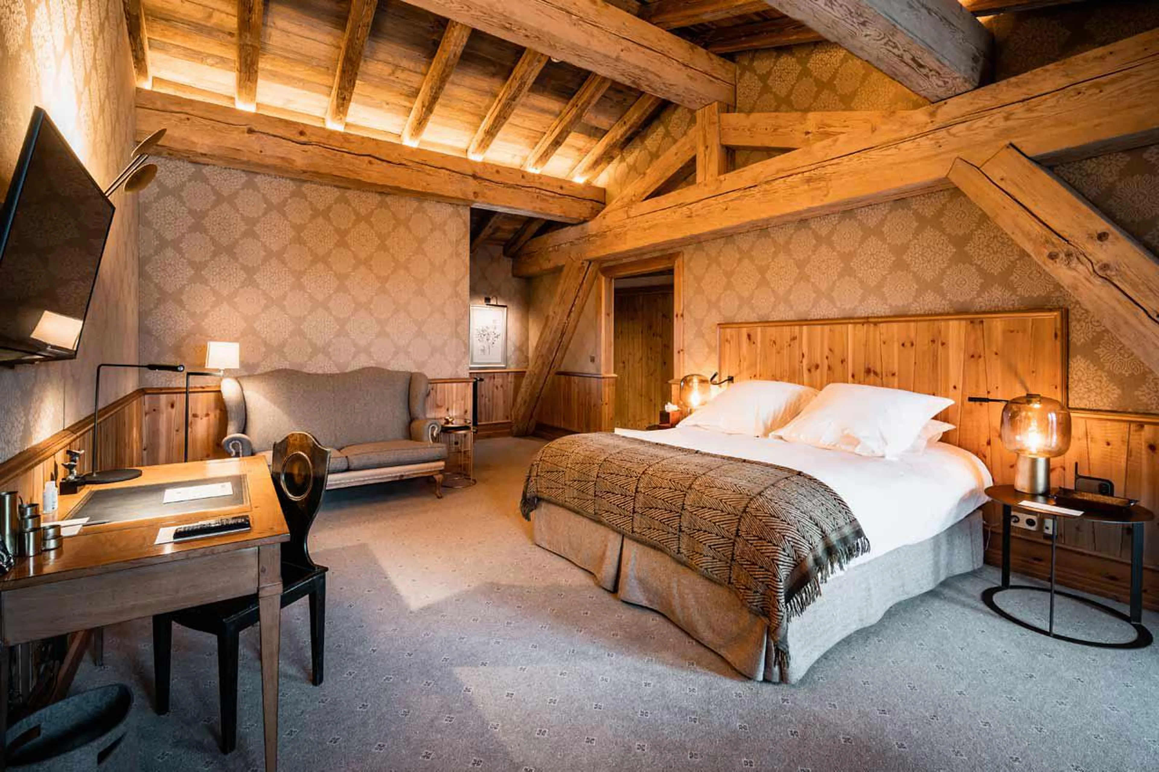 Master bedroom of Chalet Ambre in Val d’ Isere