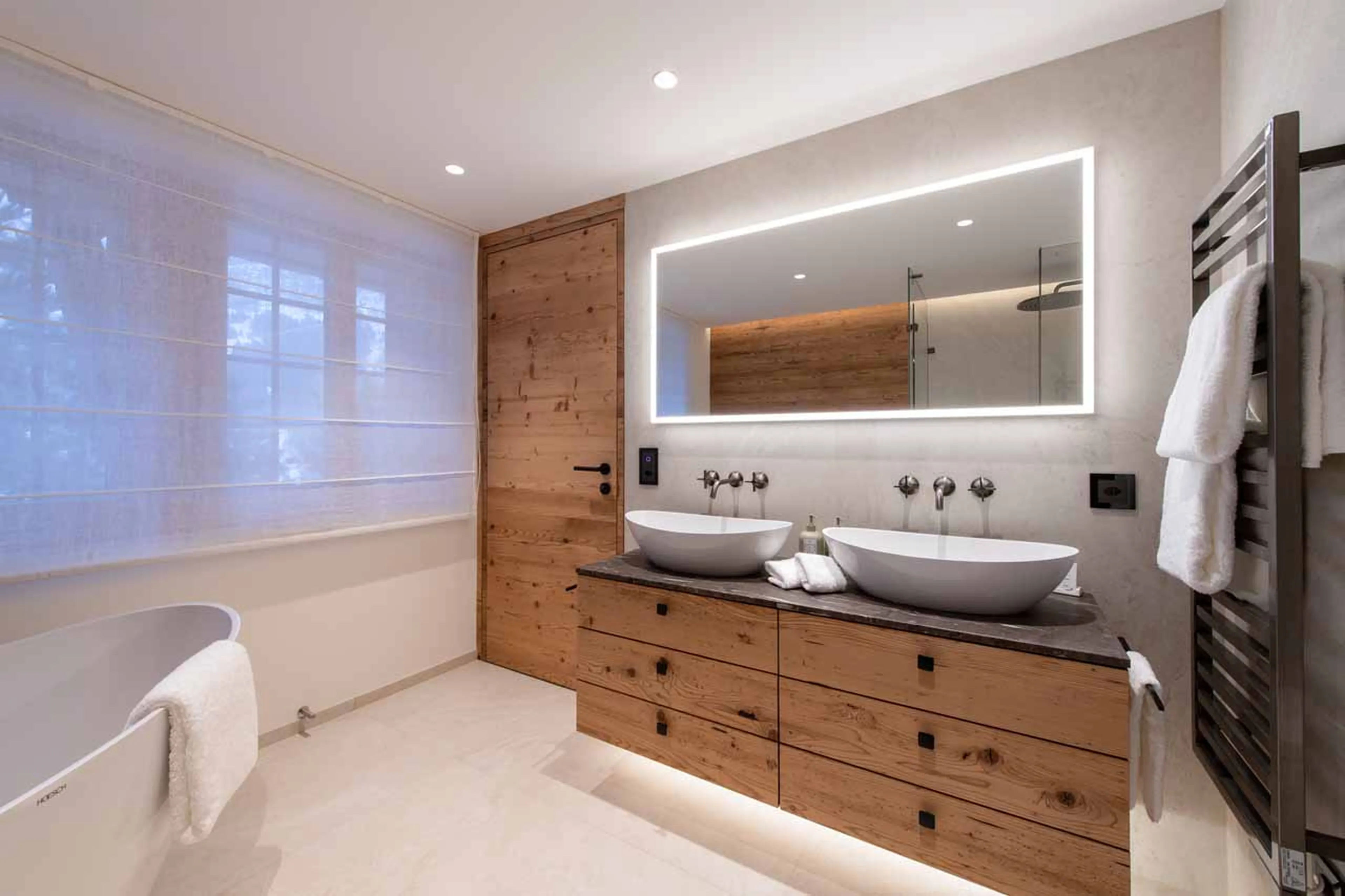 Bedroom 2 en-suite at Chalet Andra in Grindelwald