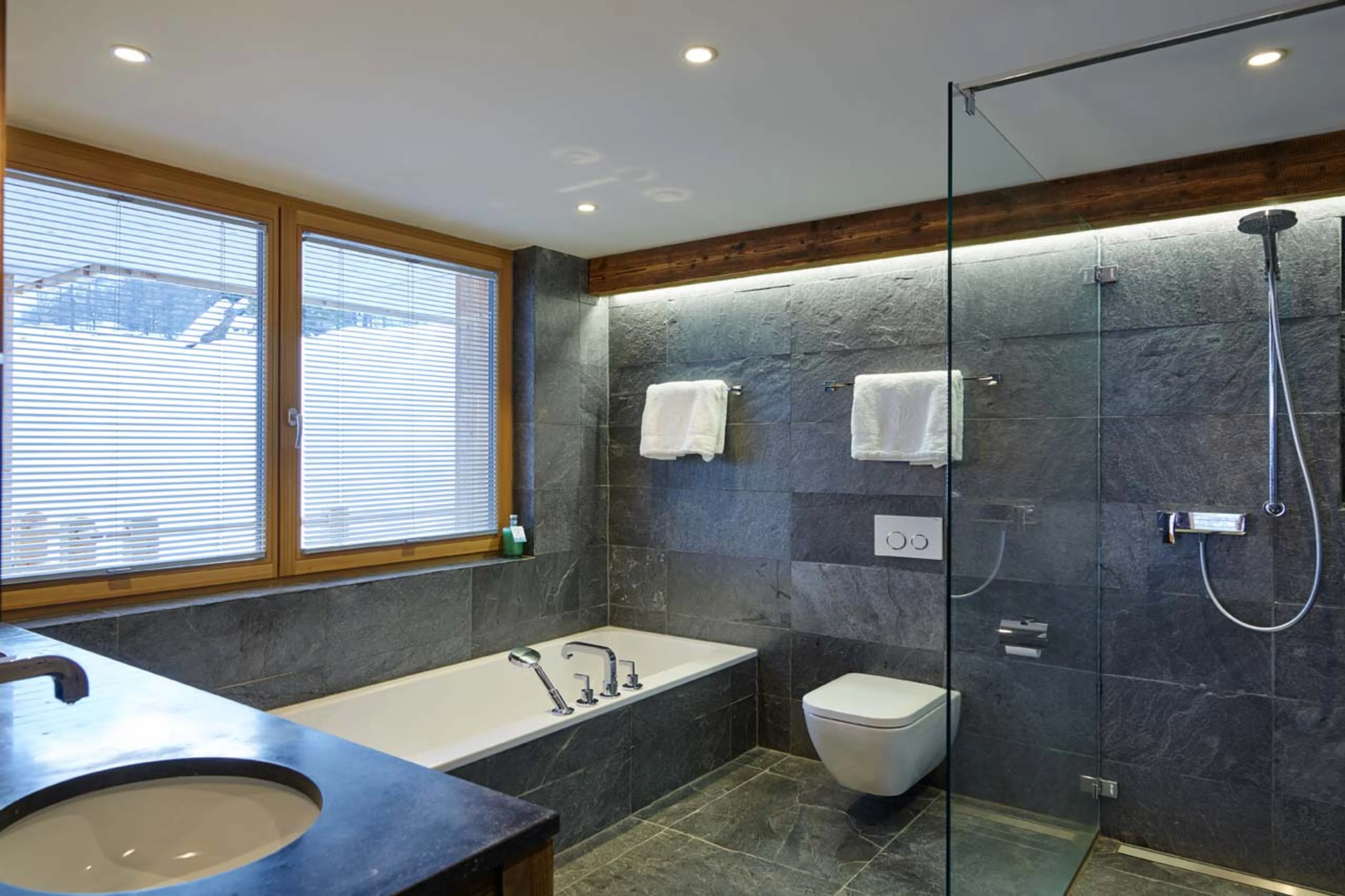 En-suite bathroom at Chalet Annapurna in Saas Fee